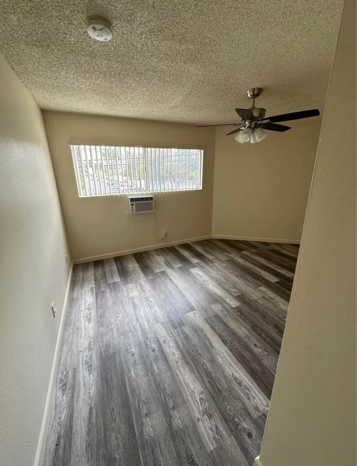 For viewing and more information text:
(302)-416-6481
(302)-416-6481
(302)-416-6481
I’m offering a private and spacious 1bed 1bth for rent in 68-17 Juno St, Flushing, NY 11375. It comes fully furnished with all utilities included in the rent, It has its own private entrance and backyard , private bathroom and kitchen with a garage set aside for parking. Kindly text
(302)-416-6481 or drop your cell for more information…
(302)-416-6481
(302)-416-6481