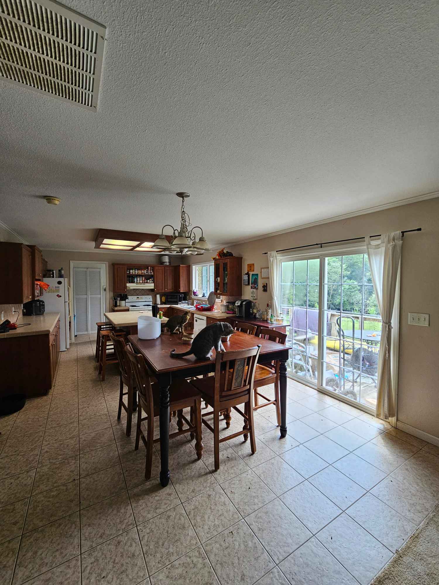 Looking to rent the last bedroom in my house. It is a sizable room located minutes from Charlotte. There is a shared bathroom with another tenant. There is a private pond, large front and back yard, large kitchen with a dishwasher, microwave/oven/airfryer, large deck, personal fridge, friendly, private residence overall.
