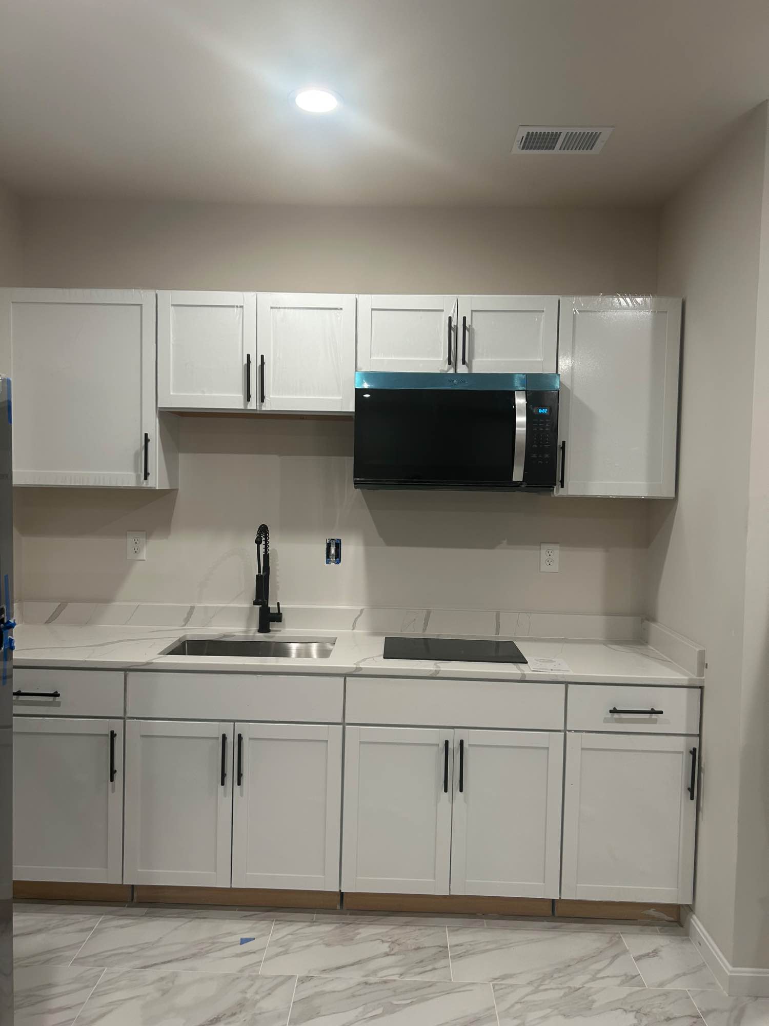 Discover the perfect blend of comfort and convenience in this delightful room in a single family house with a fence. This friendly and inviting space is designed to make you feel right at home from the moment you step through the private entrance. Whether you’re relocating for work, needing a change of scenery, or just stepping into a new chapter of your life, this house is equipped to ensure a seamless transition and an enjoyable stay.
Located in the basement level, Bedroom 2 offers a cozy, private retreat with a large space. Store your belongings easily in the spacious walk-in closet, which keeps your living space clutter-free and organized. The room is topped with soft carpeting underfoot, creating a warm and homely atmosphere.
The shared bathroom is conveniently situated and provides a walkin-shower for a quick rinse or a relaxing one. It also includes a single vanity with ample space for essentials, a mirror for your morning and night routines, and a well-maintained toilet.
Inclusion of housekeeping services twice a month with the rent ensures your living environment remains pristine without the added hassle. Moreover, managing laundry is a breeze with the accessible in-unit washer and dryer. As well as a full size living room and kitchen for the extra comfort.