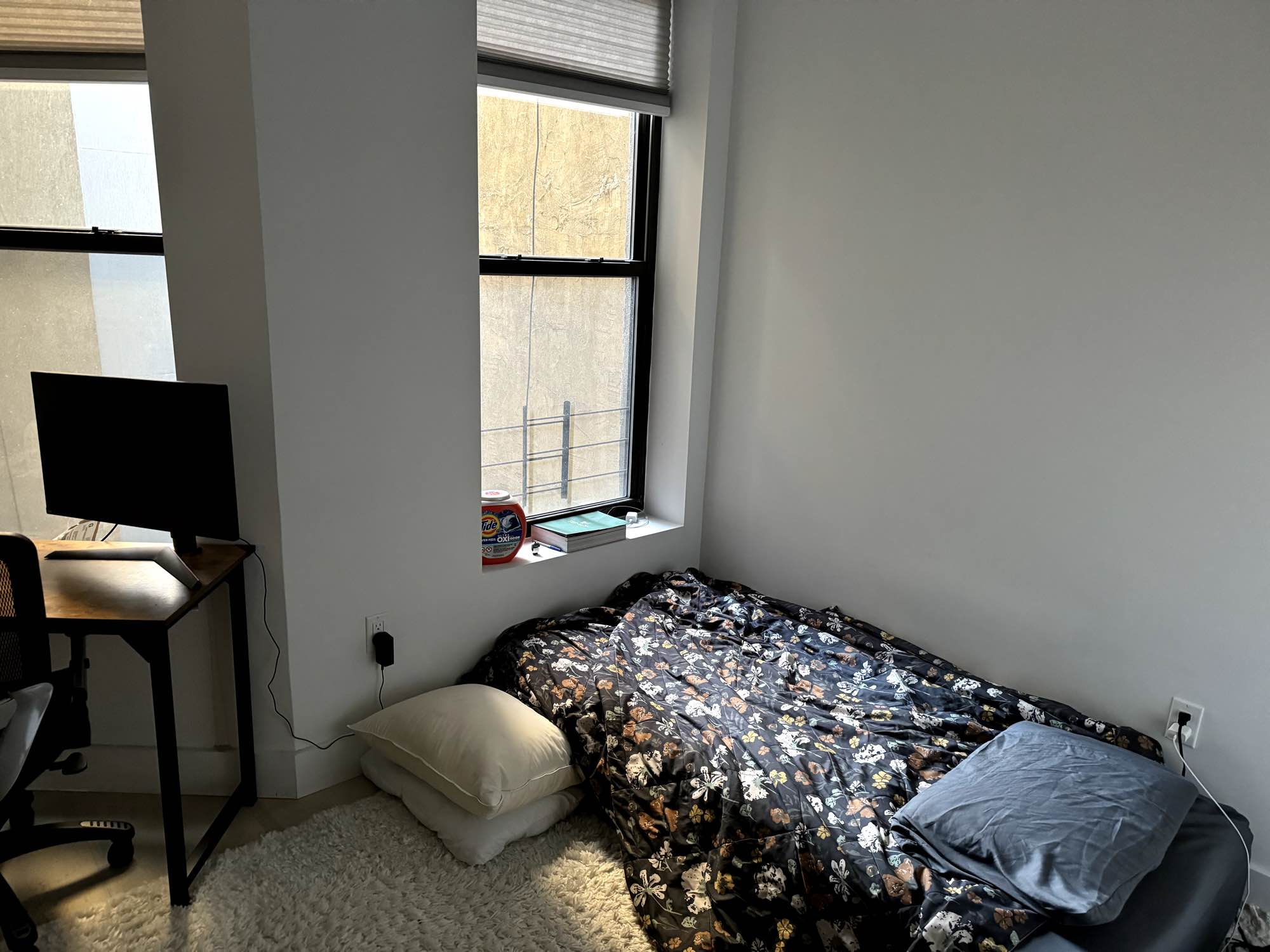 Hey all! Looking for someone to sublet my room from April 1st to August 31st (flexible on start date) in a 4 bed, 2 bath apartment in the heart of LES—just a 1-minute walk from the subway. Rent is $2,520 + utilities, and the place comes fully furnished!

You’d have your own private room with AC and a sizable closet for clothes, jackets, etc. The apartment also includes:

✅ In-unit washer & dryer
✅ Dishwasher
✅ Large kitchen & living room

You’ll be living with my three fantastic roommates (all young professionals, clean, and friendly). We’d prefer a male subletter. Roommates are:

Manu Suje (https://www.linkedin.com/in/marien-suje/)
Luka Kitamura (https://www.linkedin.com/in/luka-kitamura-9107aa1a3/)
Pranav Janjam (https://www.linkedin.com/in/pranavjanjam/)

If you're interested, DM me for more details, pics, or to schedule a tour! Happy to answer any questions. 