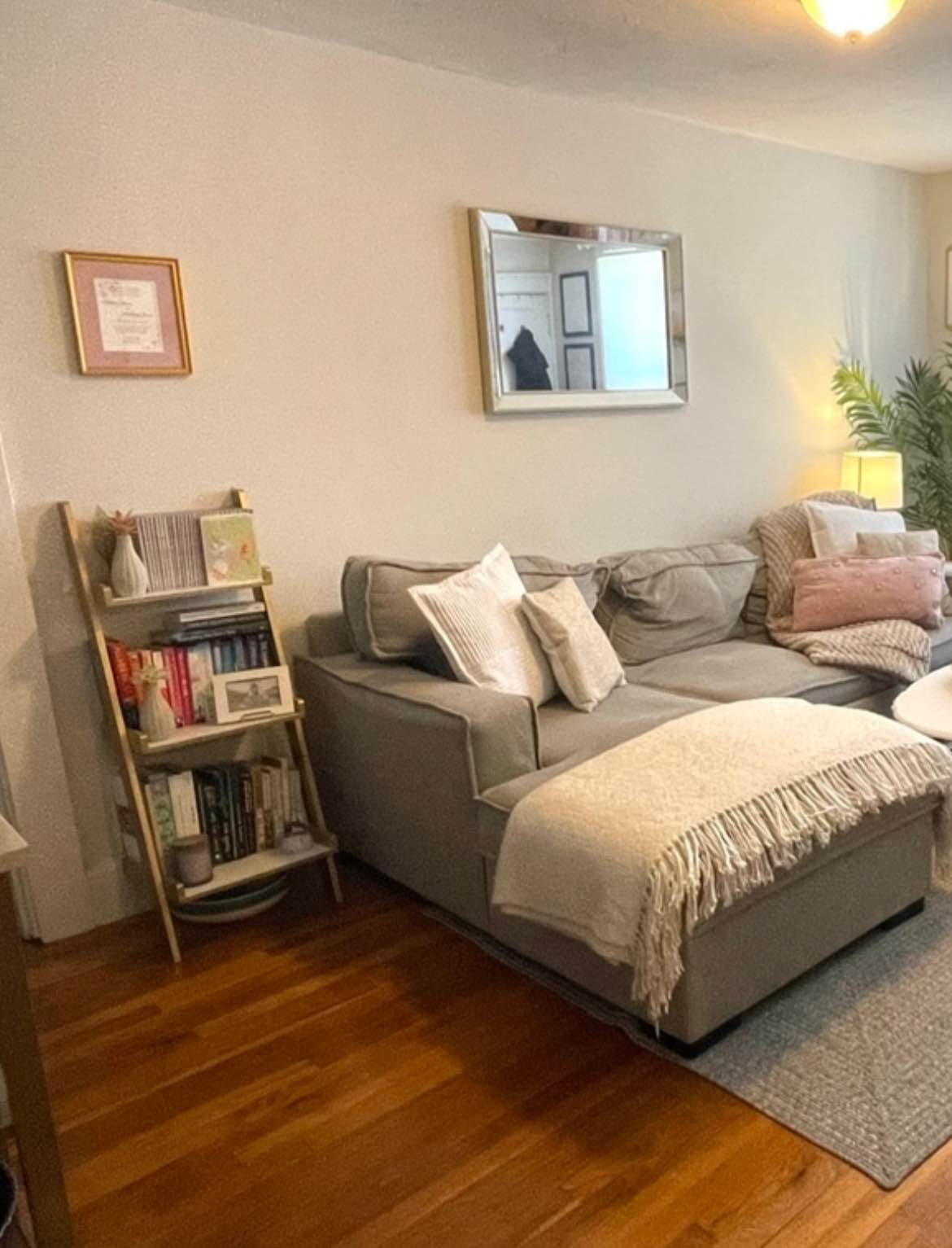 Seeking a quiet and responsible tenant for our charming one-bedroom apartment. Email Habulgord@gmail.com for more information!