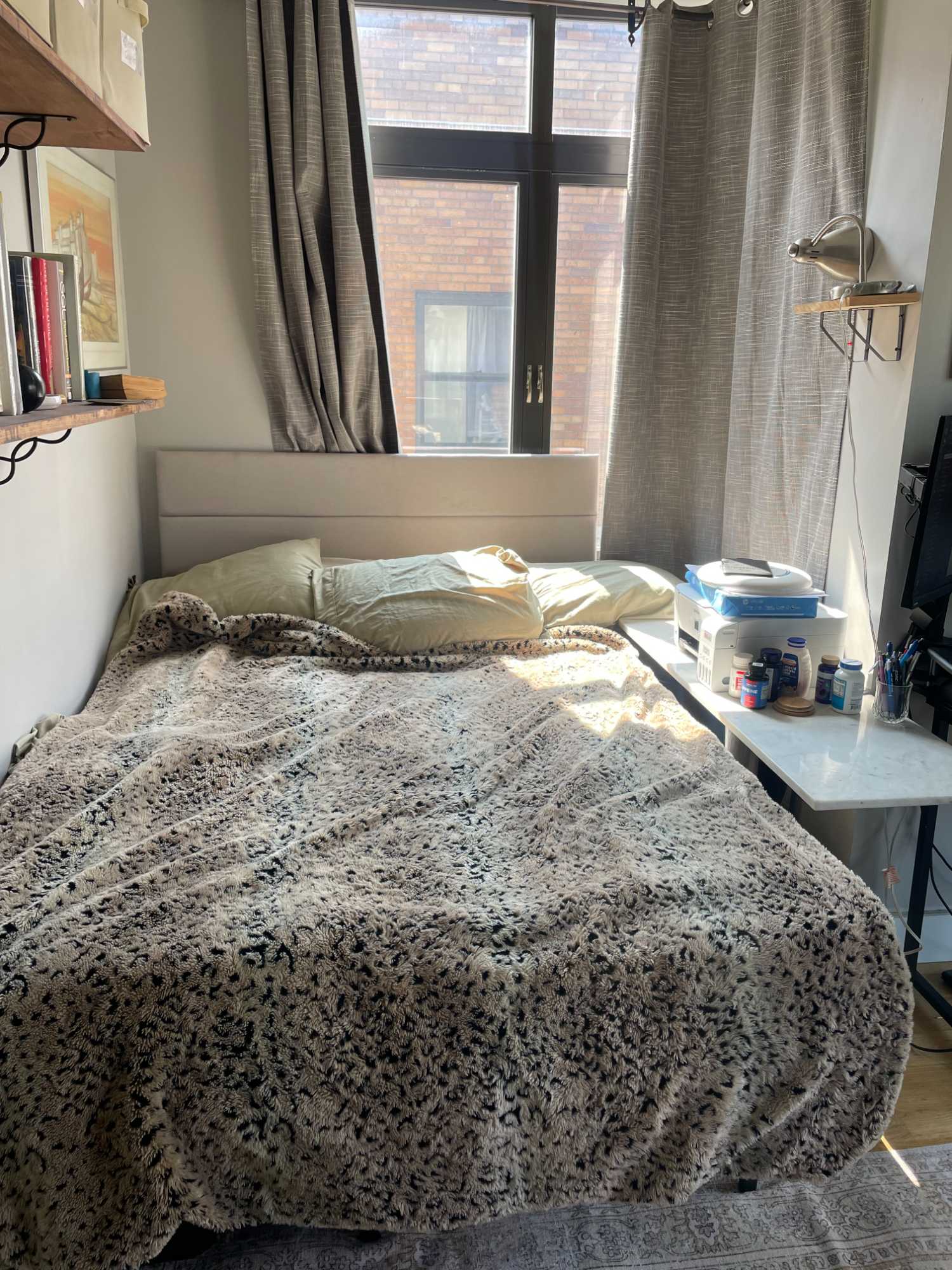 Optionally furnished room in a 3 bed (I can get rid of the furniture if you don't need it). Full bed with bedframe and headboard. Large dresser. Clothing and shoe rack on the of the dresser. Has direct access to the balcony overlooking the courtyard. Has a nice AC unit (non-window!) 7 min walk/2 min Citi bike to the L train.  10 min walk/4 min Citi bike to the J/Z/M.