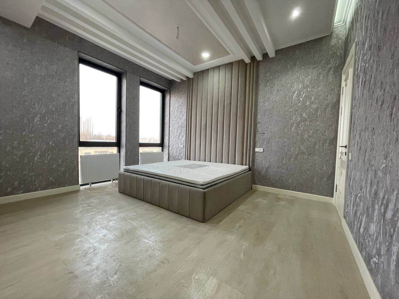 This bedroom is fully furnished in a 3 bedroom apartment and gorgeous! It’s got everything you need and there’s a queen bed, dresser in the room which can be used, though I can empty it if you have your own bedroom furniture) and you will have own bathroom. Large kitchen, lounge room and laundry with washer and dryer.

All bills are included in the rent and if this sounds like an ideal fits for you, I would love to hear from you