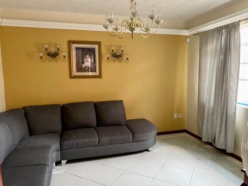 BUSCAMOS ROOMIE MUJER *
Actualmente vivimos 2 mujeres, con horarios diferentes , por lo que no hay mucho ruido lo cual es perfecto para descansar , nos gusta que siempre esté todo ordenado y limpio , todas tenemos acceso a utensilios de cocina por igual y suficiente espacio en refrigerador y alacena. Contamos con sistema de ADT aunque el área es muy segura
Busco roomie tranquila, responsable, muy ordenada, estudiante o profesionista.