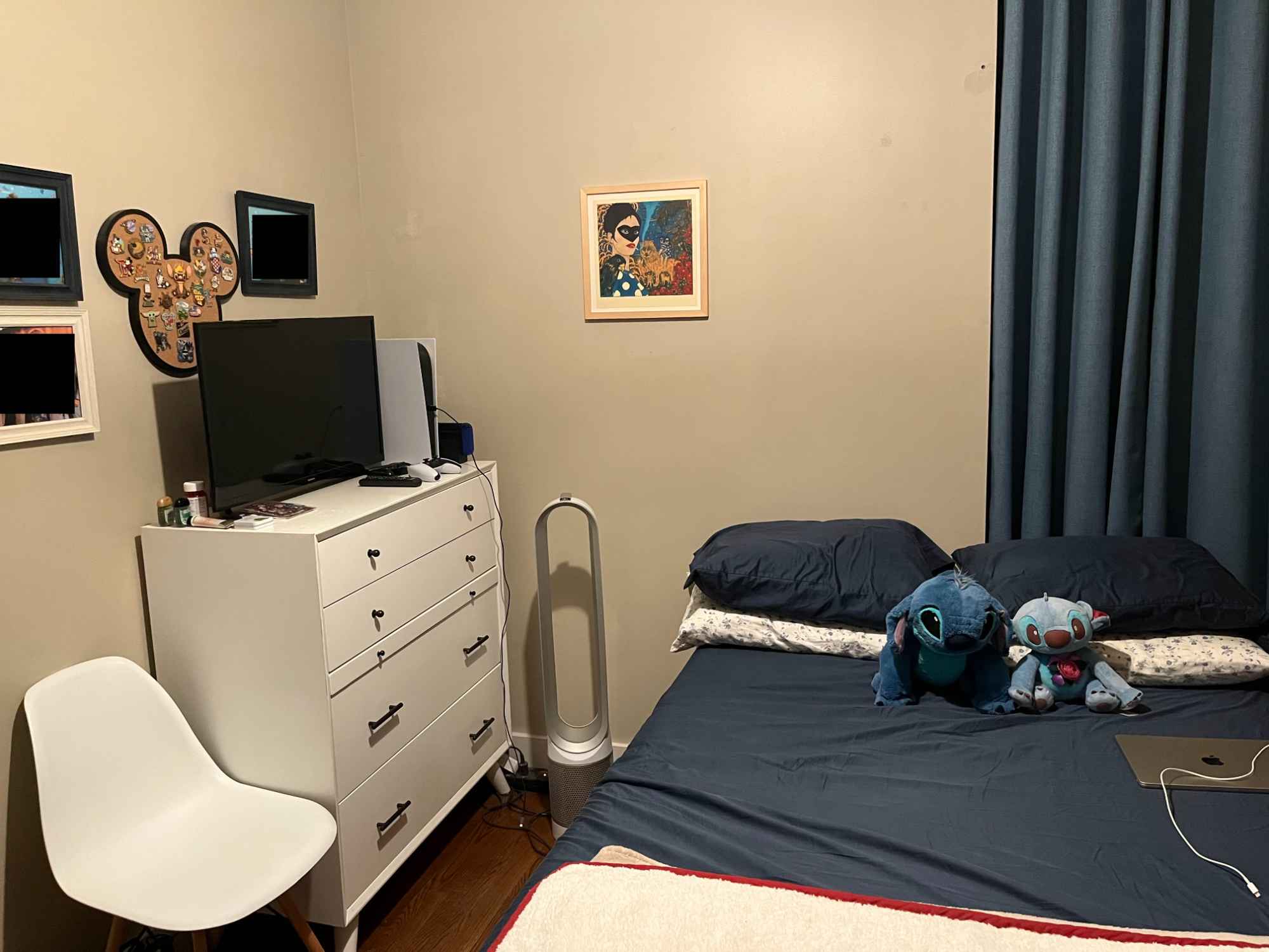 Since our roommate is moving in with his girlfriend we are looking for a new roommate. It’s a great location near the Jefferson L train stop in Bushwick. You’d be subletting from 1/1/25-2/1/25 then we’d all sign onto a new lease from 2/1/25 - 2/1/26 together!

About the apartment:
- Rent: ~$1085 / month + utilities (~$100)
- Move-In Date: 1/1 (can figure something out prorated for earlier if needed) to sublet through 2/1 then sign a lease for a year
- Room: Roughly 8'4" x 8'4" + a 5' x 2'5" closet. (It is unfurnished, the bed in the pictures is a double bed, but it and all furniture will be moved out)
- Location: Suydam and Wyckoff. Two short blocks (0.1 miles) from the Jefferson St.- L stop.
- Apartment: 4 bed / 2 bath. The kitchen area has a lot of counter space and is good for cooking. And we are open to making changes to the living room area!
- Accessibility: It’s a third floor walk up, so multiple flights of stairs to get to the room + ~5 steps to get into the building.
- Pets: No pets unfortunately, because of allergies amongst the roommates and the lease.

About Us:
- Roommate 1: A mid 30s cis gay man who works Human Resources for a large fashion brand. Lived in the apartment for the past five years and enjoys Broadway (any and all theater), cinema, history buff, Disney, fashion, exploring the city (been here 15 years and still love finding new places). Love an old fashioned cocktail lounge as well as a dive bar; comfortable in a suit and sweats; love baking (though need to get back into it). Volunteers once a month for different charities depending on their needs. [Who you’d share primary bathroom with]
- Roommate 2: Late 30s, cis gay man. I spend my days going to the gym, walking around the city, listening to non fiction audio books (I love to share what I learn in them), and hanging out with friends. I really enjoy board games, and I play in social lgbtq dodgeball and bowling leagues. I like finding cheap produce and cooking vegetarian food (and am happy for you to eat some of it). I grew up with 3 brothers and have always enjoyed having roommates around and hanging out!
- Roommate 3: Early 30s man, works in film, enjoys the Bushwick nightlife and Burning Man.

Timeline: We are hoping to show people the place this Wednesday (12/4) and Saturday (12/7) and then decide + submit someone to our landlord on Sunday.

Let me know if you have any questions or would like to see the place/meet us!