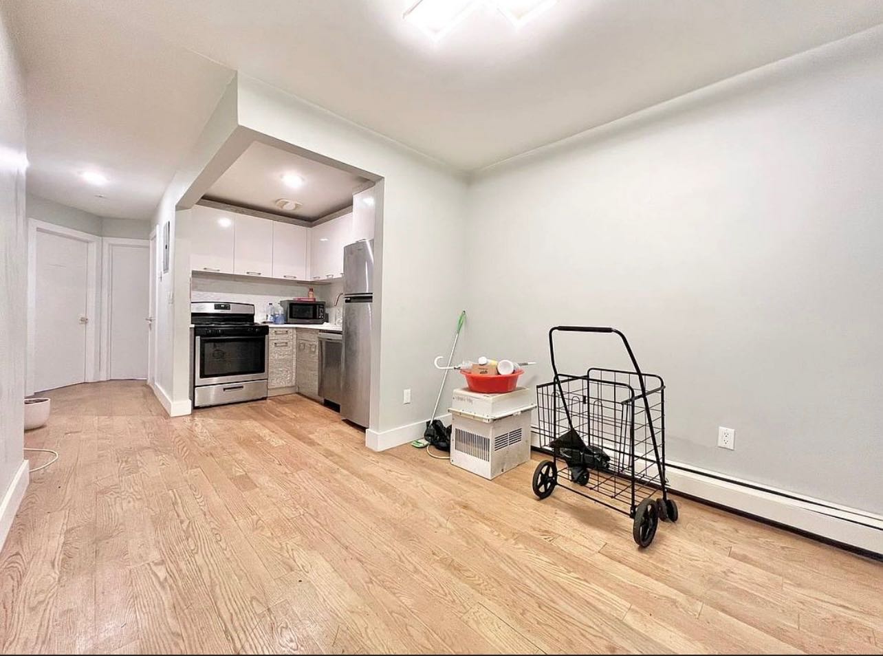 

About the space:

It is a 4 Bedroom 2 Bathroom apartment with rooms on each side. The room size can fit a queen or a full comfortably and has a full sized closet. The bathroom is full sized as well and will only be sharing it with one other person (me) as the other roommates occupy the second bathroom. 

Walking into the apartment there is lots of living room space which connects to the kitchen. 

About the roommates: We are a very quiet bunch who keeps to ourselves and work full time. There are two LGBTQ males who share the second bathroom together and are very kind and reserved. My roommate that moved out left New York so she could not sign for a second year. They are honestly the best roommates I’ve had in all my time sharing apartments with others. 

Must have at least 680 credit score and 60k annual income. You will have to fill out an application with the management of the building. Guarantors are welcome to apply.

Laundry, Supermarket and A train is only a 4-5 min walk away and there are many buses in the area to commute. 

I am looking for another woman to fill the empty room so it is evenly split amongst the apartment and bathrooms. Must be clean, responsible and easy to get along with. No drama please, we all cherish our peace here and would like someone to compliment the space.

September 1st move in.