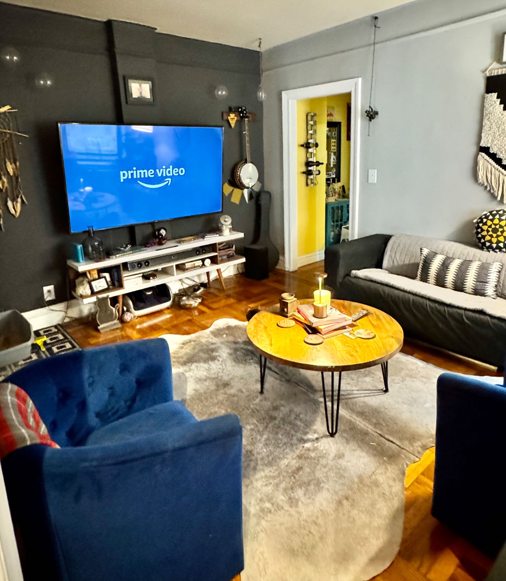 Amazing apartment on 30ave/34st in Astoria
Must be gay and cat friendly
Looking for a clean, respectful, and responsible roommate.
2nd floor, street side, great landlord

The apt has WiFi, 75”TV with streaming, Wii, kitchen supplies and the room is furnished with a bed