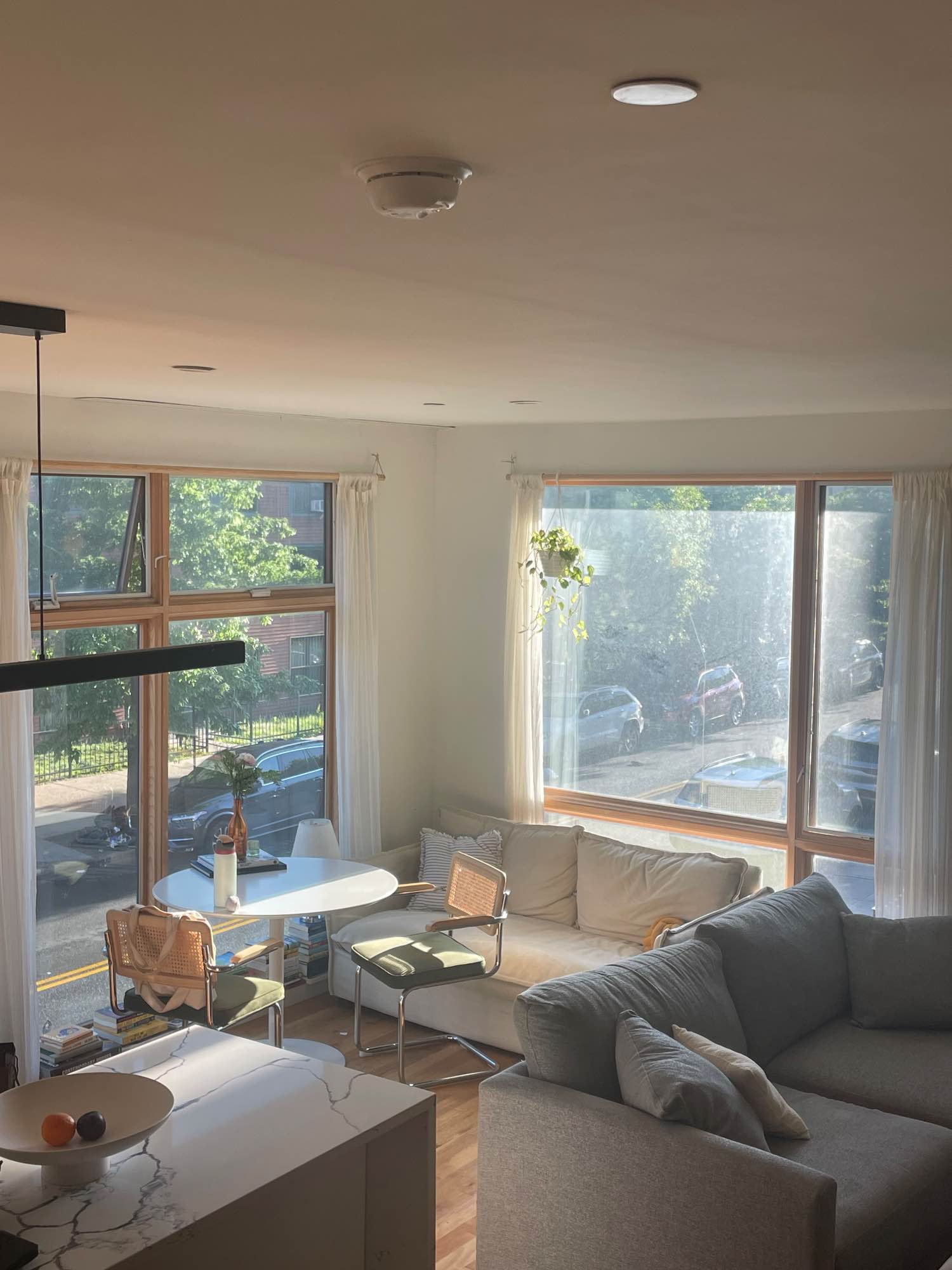 Looking to find a sublease for my room. Looking for a female to live with my other wonderful roommates. Shared bathroom with 1 other roommate, but 4 bathrooms in the townhome. Dishwasher, in-unit laundry, air conditioning. We are all relaxed easy going and social! 