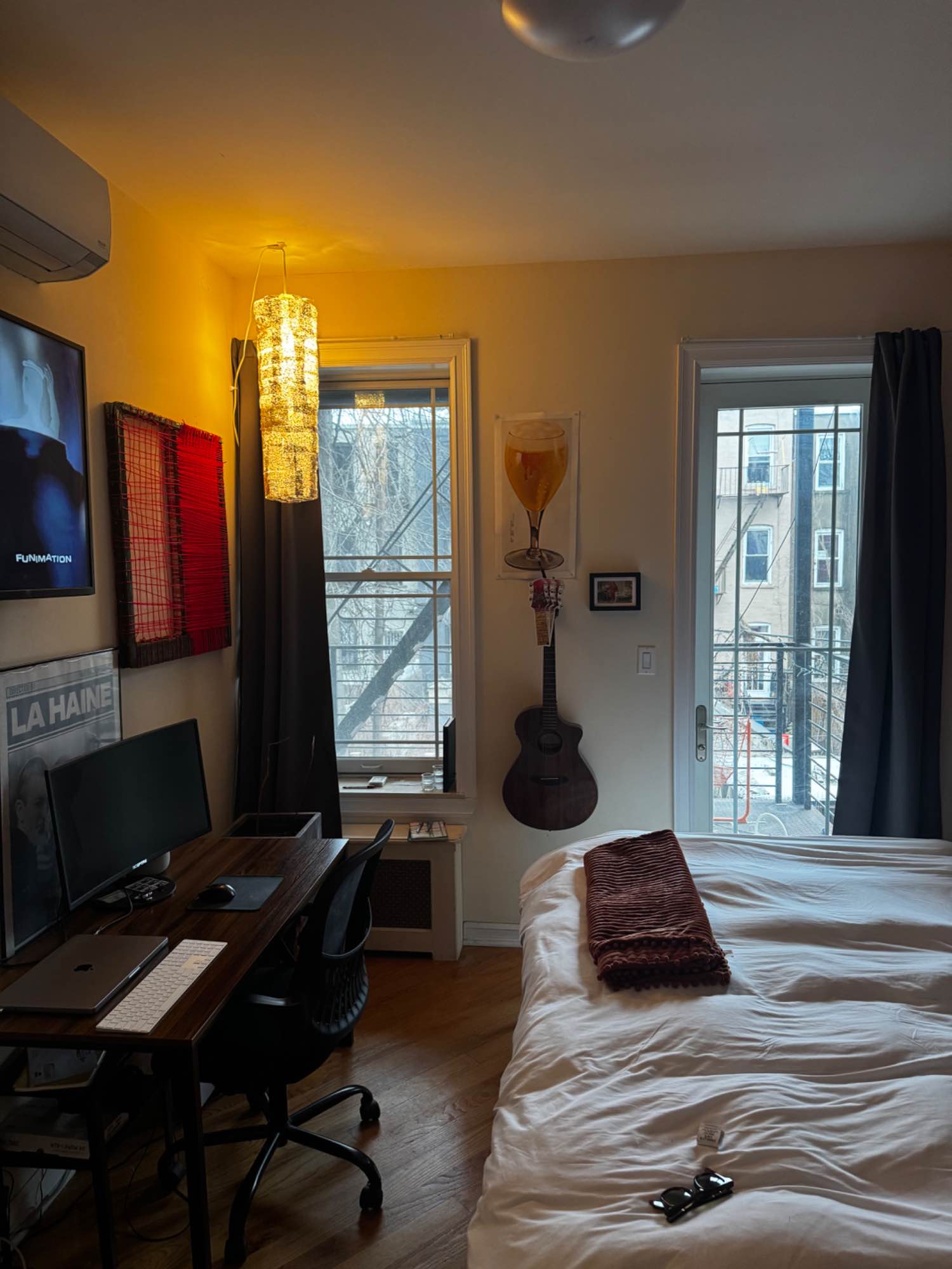 LEASE TAKEOVER! Spacious room with balcony and private bathroom in Bedstuy. Located right next to J train and very close to L and C train .Dishwasher in in unit and laundry in the basement. Available starting April and lease will end in July with option to renew after. No animals or couples. Roommates are 2 really nice guys that keep to themselves but are very friendly and welcoming. $1650 including utilities. 618 Bainbridge st. Room will come empty but can purchase the queen bed or tv for fair price if interested.