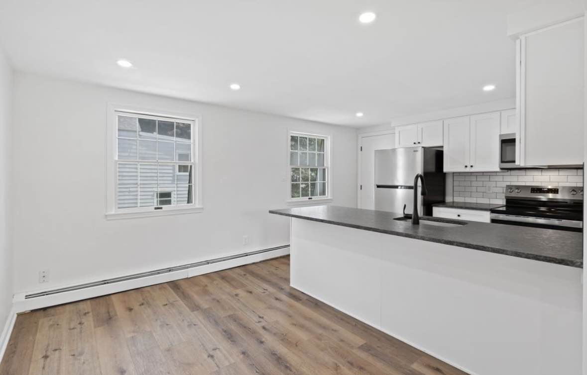 Hello I’m a private landlord,I got different houses available for rent  with immediate move in,Utilities included inbox me directly via 1 (269) 340-9346 for more information about the  properties 