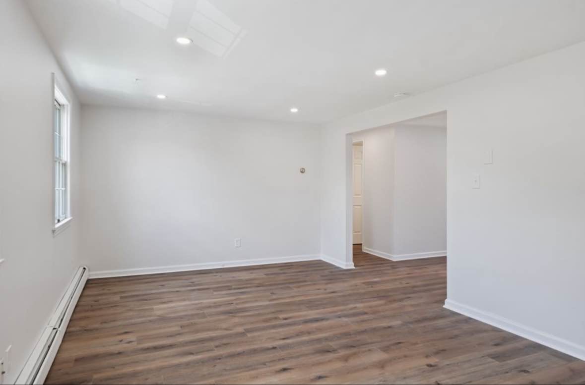 Hello I’m a private landlord,I got different houses available for rent  with immediate move in,Utilities included inbox me directly via 1 (269) 340-9346 for more information about the  properties 