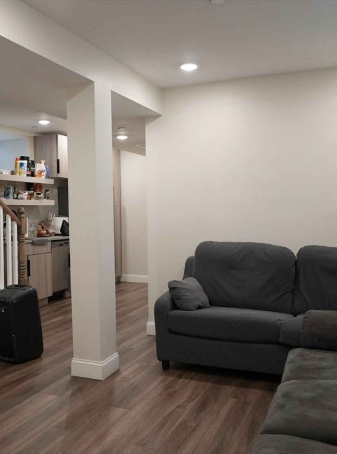 1 Bedroom Apartment for Rent!

Contact Ashahgsag@gmail.com for rent, photos, and viewing details.