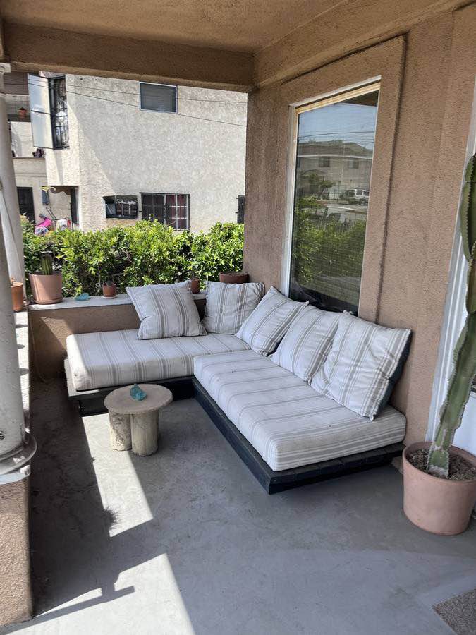 Lincoln Heights room for rent in a historic home. 1890s Victorian with plenty of original charm. The room comes with your own private bath and parking. House is fully furnished, large kitchen, storage, washer/Dryer, and outdoor space in a great location. Tons of parks and hills to enjoy within walking distance. The house is a 4 bedroom but it will only be the two of us.

Im looking for a female or male whos CLEAN, respectful, helpful, fun, open minded, responsible, good hygiene, and overall just adds value to most situations. No cig smokers, no dirty people, no kids, no pets.

If your interested feel free to message me and we can set up a meeting. Thank you for your time.
House is available asap depending on your availability.