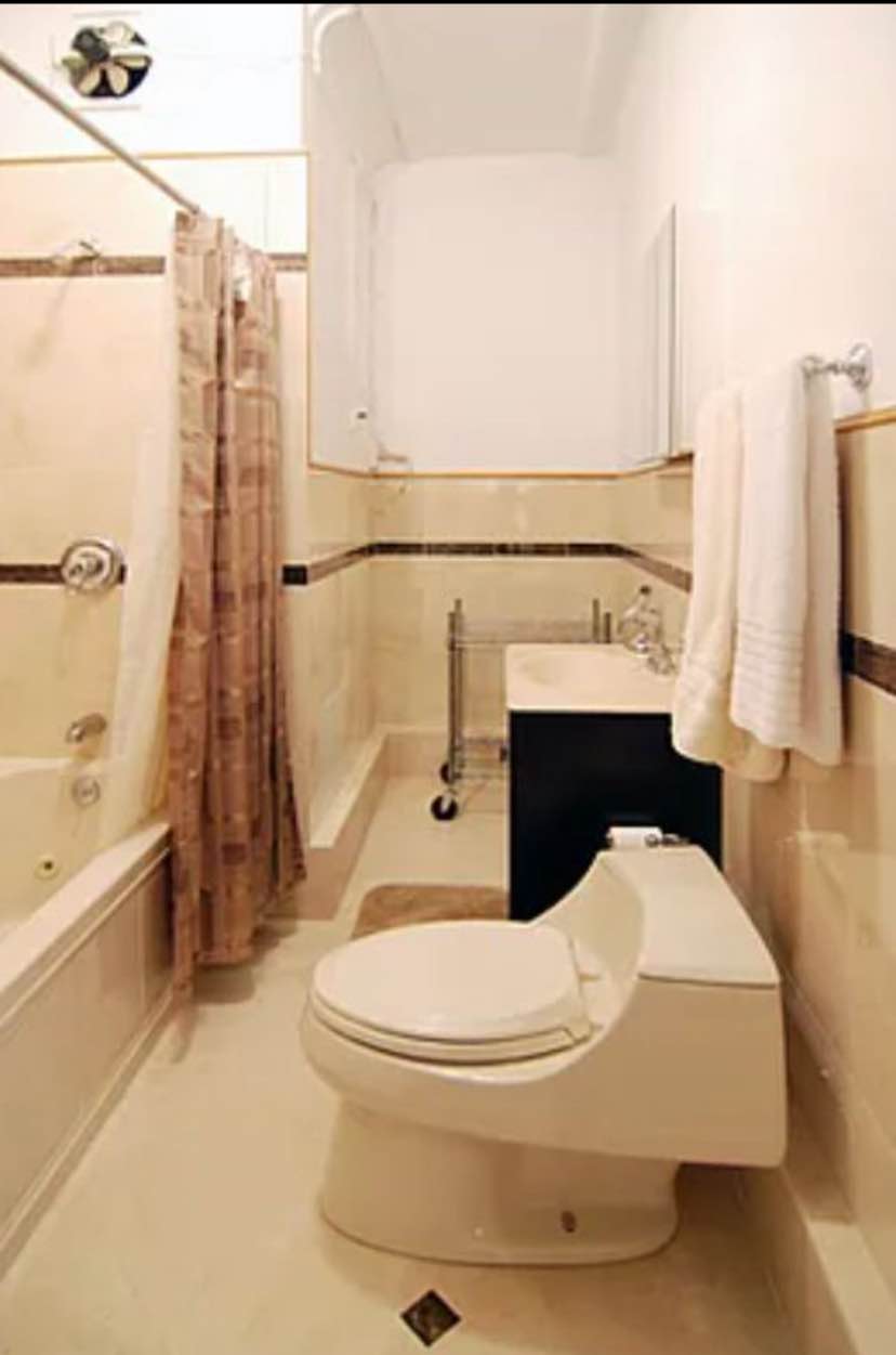 ASTOR SHORT TERM FURNISHED RESIDENCES:
-ALL Utilities Included
-NO Additional Fees
-2-month Minimum
-Dishes, Glassware, and Pots
-Pet Friendly up to 50lbs
-24/7 Laundry in building
-24/7 Doorman Building
-Fully staffed/full service luxury building
-No Cleaning or Move in/Move Out Fees
Enjoy the flexibility of a short term or long term stay, with the option to extend your lease as needed. Our luxurious and functional Astor Furnished Residences are located near Central Park and 10 subway stops in one of our distinguished fully staffed/doorman buildings.