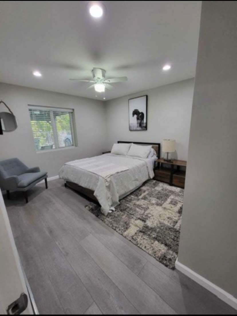 I’m offering a private one bedroom apartment in 738 Sobrato Dr, Campbell, CA 95008 utilities are included pets are also allowed since they are well trained contact me on‬ +1 (848) 999-4594 thanks ☺️ 