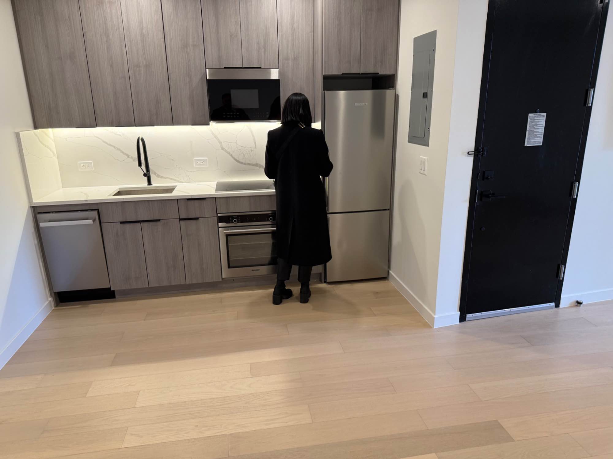 Hi, I’m looking for 2 roommates to join me in applying for this 3br in Greenpoint in a great location literally right off the Greenpoint Ave G. The apt is fully renovated with hardwood floors, stainless steel appliances and granite countertops, has in-unit washer/dryer. Each bedroom has good natural light and a nice closet and a split air system to control temp.The master bedroom has its own bath, and the other 2 rooms share a bathroom adjacent to the common area. It’s a third-floor walk-up with easy stairs. Rent for the unit is $5700 so would be divided between the three roommates, and there’s a month free so net rent is $5383.