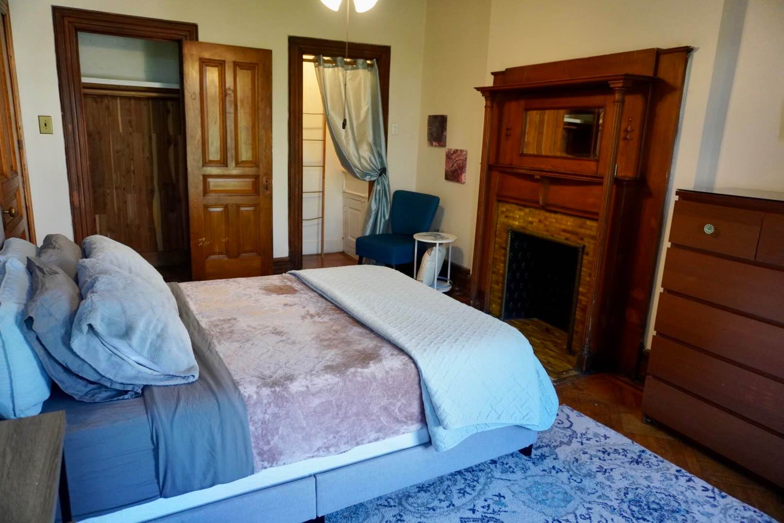 Seeking a Roommate for our brownstone on a Landmark block.
Furnished Bedroom - $1775 includes Everything!
Sun-filled, 12' x 15' windowed furnished Queen sized bedroom has a fireplace mantle and 2 large closets
(One closet is cedar lined) and hardwood floors. The room is furnished with a queen-sized bed, 2 nightstands, a dresser, tasteful artwork, and an oriental style area rug. It overlooks the garden and is very quiet. Shared bath has a large claw foot tub and lots of natural light from skylights above.
This fully renovated triplex w/2 baths is on one of the most beautiful streets in Harlem.
Our 5000 square ft. home has a huge living room with baby grand piano and beautiful furniture, separate dining room and kitchen. The house offers a distinct sense of grandeur, with wonderful preserved details including hardwood floors, grand fireplaces, stately pocket sliding doors, beautiful ornate wooden staircase, stained-glass doors, and tasteful chandeliers.
Included Utilities and Wifi!
You will be sharing with 2 other roommates:
All social contributors
Conscious
Independent yet extremely considerate.
We have a beautiful private outdoor space with flowering plants, herbs, and other colorful, vibrant vegetation. There's fairy lights in the tree above, a table, chairs, and a grill. It's a real treat to be out there day or night.
We seek someone who is interesting, clean, responsible, and courteous with a good job outside of the home.
This is ideal if you're friendly, happy, and have positive energy.
You make friends easily because of your kind and warm spirit.
You're considerate and respectful of common areas & have lived with roommates before.
Clean in common spaces after yourself -- won't leave dishes in the sink etc.
You're pet friendly as I have a small Yorkshire terrier that stays in my personal space.
Our Amazing Location:
It's a completely picturesque spot with a church across the street. NYC is famously noisy but this block is astoundingly quiet.
Four blocks south of our home is St. Nicholas Park, a of the 27-acre landscaped park filled with trees, flower gardens and lawns. The park is rich with birds, squirrels and beautiful walking trails. It's a green refuge in the city.
Behind the park are the beautiful Gothic buildings of CUNY - Shepherds Hall.
It's truly a unique and magical neighborhood around here, and the longer you live here the more the magic of the place will calm and center you.
Tons of Restaurants, Cafes, & Bars in our neighborhood:
Sugar Hill Cafe, Fumo, Braicola Wine Bar, Draft House, Geisha Sushi, R.O.K.C. Japanese Ramen, and more, are all within walking distance.
3 Grocery stores all within walking distance as well.
One short block from at A/C/B/D subways 145th street station.
A and D Express is two stops from 59th Street Columbus Circle and takes 10 minutes.
2 block from 1 Local Subway for easy access to the Upper Westside.
Be in touch if this is a match for you.
Thank you!
Lovelynn 917-992-7660
Please note: No Couples and No Pets (We are at capacity for pets)