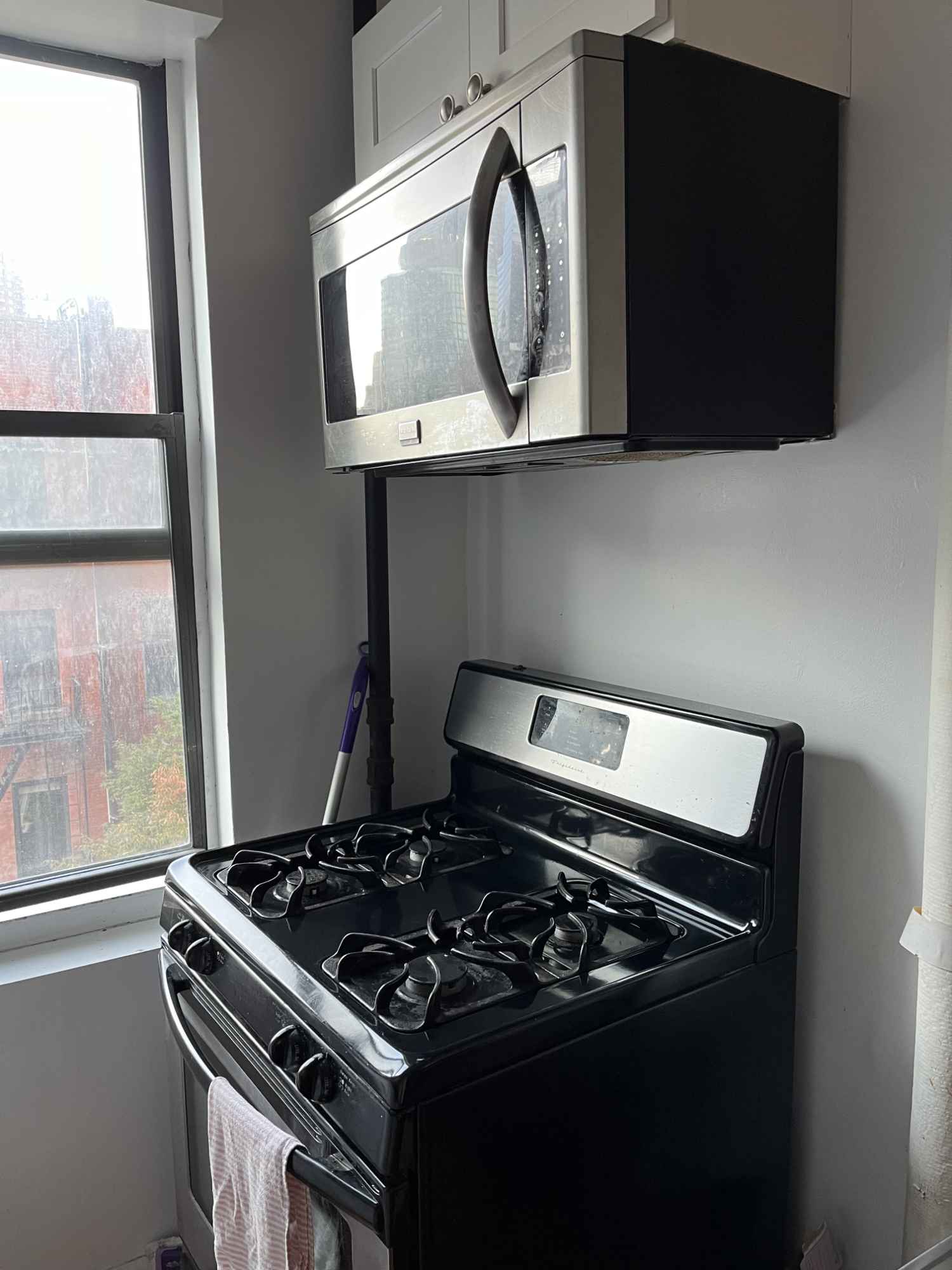 About the Room: Spacious closet, overhead storage space as well. 13’ x 7’1” (See floor plan, your room would be the one closest to the entry). Lot’s of natural sunlight. Can fit a full bed/dresser/bedside table (twin bed might be better if you want to fit a desk like in my current setup). Installed shelves already in the room! Passing along for free. Open to selling my twin bed frame, fabric dresser, and window AC unit at a reduced cost! (Possibly more too).
About the Apartment: 3 rooms total, 1 shared bathroom. 4th floor walk-up. In-unit washer & dryer. Modern kitchen with full dishwasher, spacious fridge, microwave, & gas stove. Living room with stunning views of midtown! Tons of natural sunlight in all the rooms. Rooftop access.