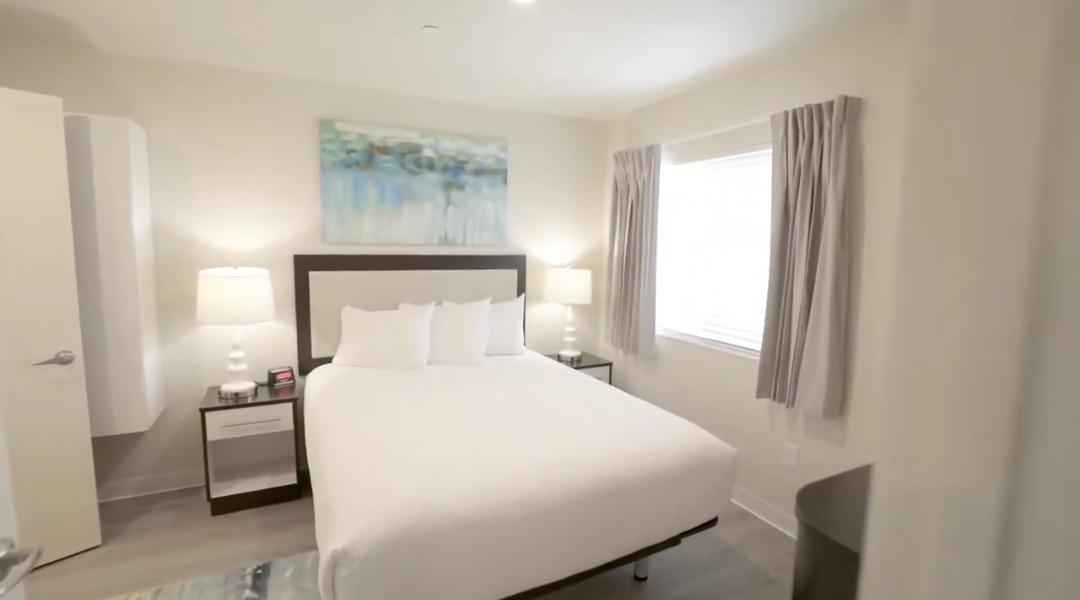 Gorgeous 1 Bedroom Apartment for Rent!
Centrally located near shopping and dining, this stunning one-bedroom, one-bathroom apartment boasts over 741 square feet of living space. The newly renovated kitchen and bathroom offer modern amenities for comfortable living.
Amenities:
- Bedrooms: 1 Bedroom Apartment
- Bathrooms: 1
- Rent: $2,400
- Deposit: $1,000
- Square Footage: 570
- Pets Allowed: Yes
- Lease Term: Short and Long Lease Available
Features:
- Monthly Rent
- Stainless Steel Appliances
- Central Air Conditioning
- Ample Closet Space
- Washer/Dryer
- Close to Public Transportation
Note: The first month's rent and security deposit are required.
For more information, kindly message me with your direct contact email or phone number.