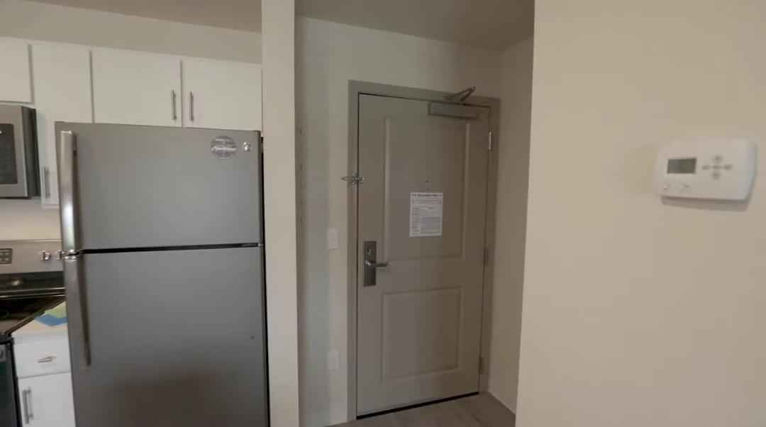 Gorgeous 1 Bedroom Apartment for Rent!
Centrally located near shopping and dining, this stunning one-bedroom, one-bathroom apartment boasts over 741 square feet of living space. The newly renovated kitchen and bathroom offer modern amenities for comfortable living.
Amenities:
- Bedrooms: 1 Bedroom Apartment
- Bathrooms: 1
- Rent: $2,400
- Deposit: $1,000
- Square Footage: 570
- Pets Allowed: Yes
- Lease Term: Short and Long Lease Available
Features:
- Monthly Rent
- Stainless Steel Appliances
- Central Air Conditioning
- Ample Closet Space
- Washer/Dryer
- Close to Public Transportation
Note: The first month's rent and security deposit are required.
For more information, kindly message me with your direct contact email or phone number.