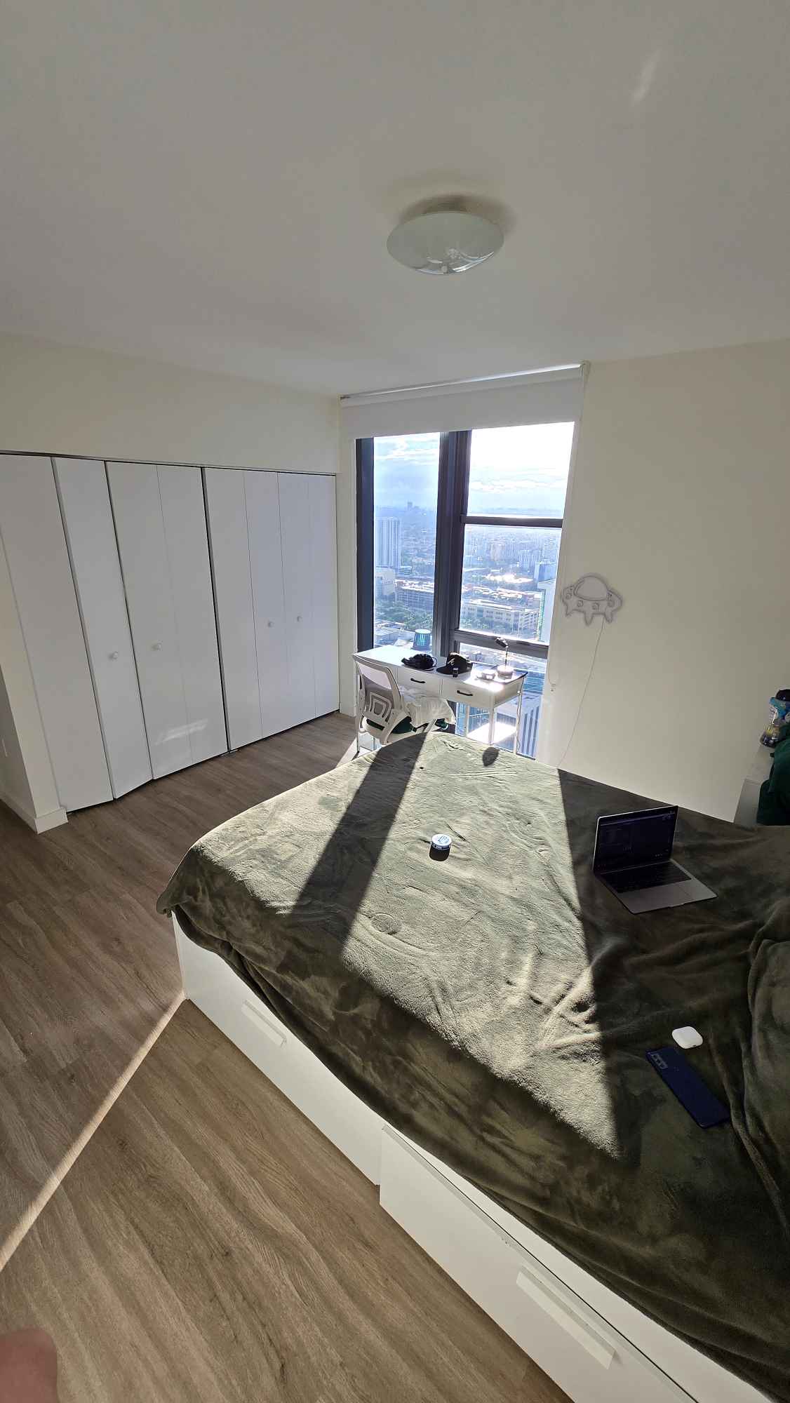 Hey guys im looking for a roommate for my 2bd/2bath appartment at downtown 5th to move in on 10th of March . Unit is at 43rd floor with amazing view. price is 1775$ + bills. im asking 1 rent and one deposit to move in. im open to couples too but price will be higher. unit and the room is furnished. im a photographer and work in the fashion/event/music industry. i work mostly at the evenings. Im a quiet person and dont do Parties at home. 

building has 2 pools, gym, conference rooms and anything you need. its just in the heart of miami ,it is close to everywhere. parking is also available. 

looking forward 