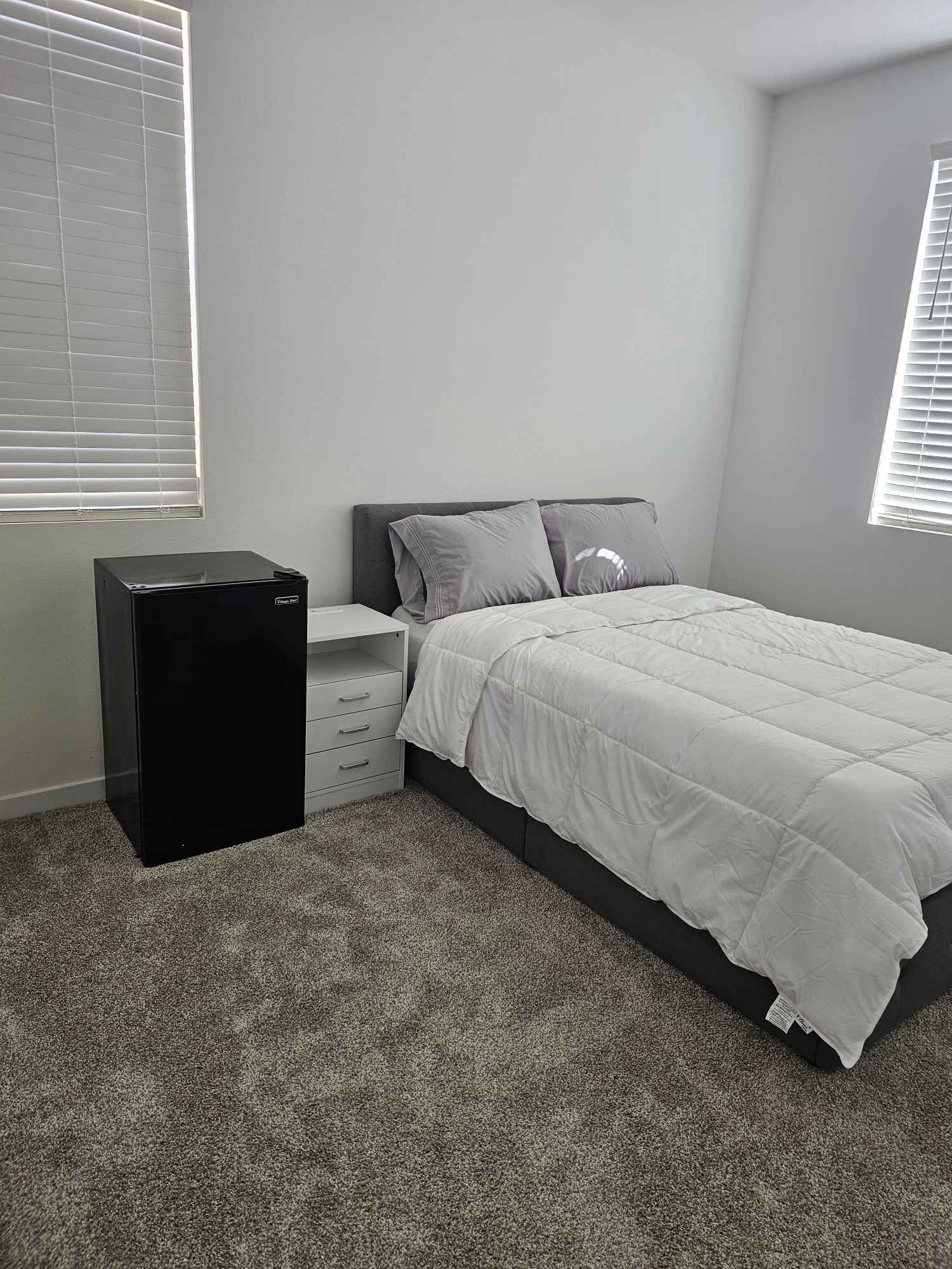 New construction home in gated community with community pool and spa. One room for rent downstairs with private shower(NOT PRIVATE BATHROOM). Full size bed, new 43" samsung smart tv, new pillows and comforter, mini fridge. Plenty of storage. My wife is only willing to rent to a female working professional. If this sounds like a good fit for you. Send me a message!