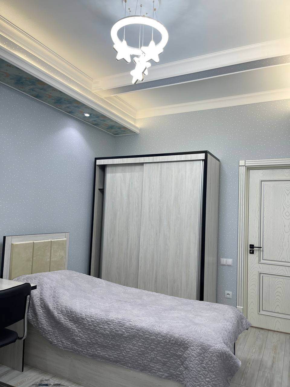 Affordable 3Bed/3Bath Apartment for Rent!

Fully furnished with brand new utilities
Full-size kitchen and bathroom
Rent: $700/month (slightly negotiable)
Parking space included
Pets welcome!

Utilities included:

Hydro
Heat
Water
Refrigerator
Washer and dryer
Electricity
Wi-Fi
And more!

Message me for:
Virtual tour
More info
Schedule a viewing