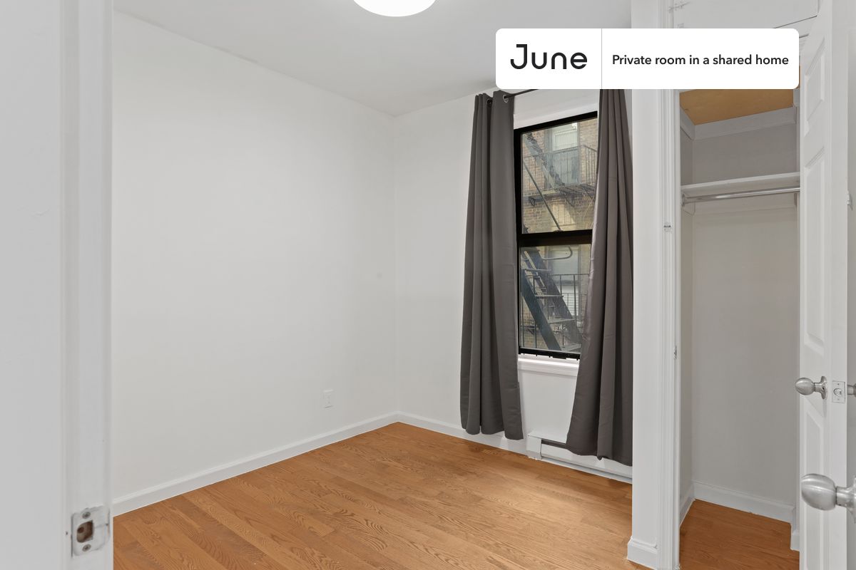 

PLEASE NOTE: This is a private room in a shared apartment. You will have your own bedroom and shared common areas (kitchen, bathroom, etc.) with other residents.

Full bedroom in a 3 bedroom / 1 bathroom apartment!

Check out 3D tour now:  https://jnhm.es/Wr

This  Full room in Upper West Side  is available on a 12 month lease or a flexible short term (31 to 364 days) lease. You pick your custom start and end date. Monthly rent rate is determined by furnishing preference, move-in date and move-out date. Speak to a June representative for recommendations on the best stay duration for the lowest rate, and learn more about this home on the June website:  https://jnhm.es/5K6

Amenities of this home:   Dishwasher,    Furnished Common Areas,    Wi-Fi - Paid separately (High-Speed),    Guarantors Allowed,       32-inch Flat-Screen TV,       Street parking - City permit required,    Laundry in home (free),    Hardwood Flooring,    Microwave,    Oven,    Refrigerator,   also, this unit is conveniently located, several local parks, restaurants and bars are just minutes away.

About June Homes: Welcome to the easiest rental experience of your life. Rent furnished or unfurnished apartments on a 12 month lease or a flexible short term (31 to 364 days). As a resident, you’ll have access to 24/7 support and monthly cleanings of the home’s shared spaces. Sign up now to apply online for your next home with June: https://jnhm.es/sign-roomi

Brokers welcome! Contact us for more details.

Interested? Use this listing ID when speaking to June team:  #759 C