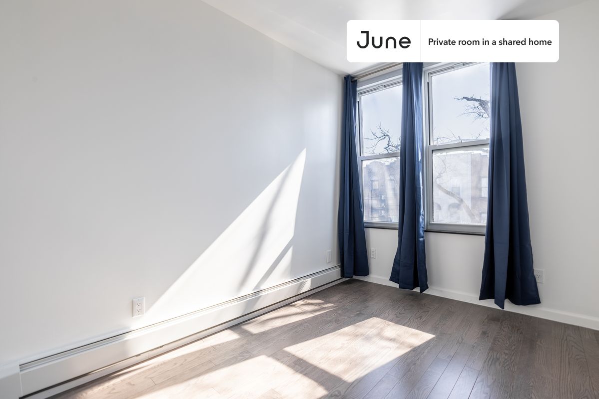 

PLEASE NOTE: This is a private room in a shared apartment. You will have your own bedroom and shared common areas (kitchen, bathroom, etc.) with other residents.

Queen bedroom in a 4 bedroom / 2 bathroom apartment!

Check out 3D tour now:  https://jnhm.es/12j

This  Queen room in Astoria  is available on a 12 month lease or a flexible short term (31 to 364 days) lease. You pick your custom start and end date. Monthly rent rate is determined by furnishing preference, move-in date and move-out date. Speak to a June representative for recommendations on the best stay duration for the lowest rate, and learn more about this home on the June website:  https://jnhm.es/5Vr

Amenities of this home:      Furnished Common Areas,    Wi-Fi - Paid separately (High-Speed),    Guarantors Allowed,       32-inch Flat-Screen TV,    Hardwood Flooring,    Microwave,    Oven,    Refrigerator,   also, this unit is conveniently located, several local parks, restaurants and bars are just minutes away.

About June Homes: Welcome to the easiest rental experience of your life. Rent furnished or unfurnished apartments on a 12 month lease or a flexible short term (31 to 364 days). As a resident, you’ll have access to 24/7 support and monthly cleanings of the home’s shared spaces. Sign up now to apply online for your next home with June: https://jnhm.es/sign-roomi

Brokers welcome! Contact us for more details.

Interested? Use this listing ID when speaking to June team:  #978 C