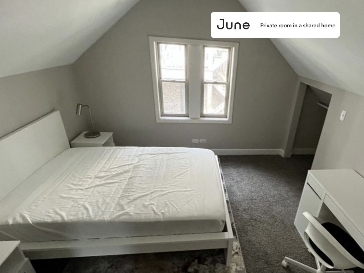 

PLEASE NOTE: This is a private room in a shared apartment. You will have your own bedroom and shared common areas (kitchen, bathroom, etc.) with other residents.

Full bedroom in a 5 bedroom / 2 bathroom apartment!

Check out 3D tour now:  https://jnhm.es/889

This  Full room in Bucktown  is available on a 12 month lease or a flexible short term (31 to 364 days) lease. You pick your custom start and end date. Monthly rent rate is determined by furnishing preference, move-in date and move-out date. Speak to a June representative for recommendations on the best stay duration for the lowest rate, and learn more about this home on the June website:  https://jnhm.es/6gM

Amenities of this home:   Guarantors Allowed,    Wi-Fi - Paid separately (High-Speed),    Furnished Common Areas,    Dishwasher,       Laundry in home (free),    Street parking - City permit required,    32-inch Flat-Screen TV,       Hardwood Flooring,    Microwave,    Oven,    Refrigerator,   also, this unit is conveniently located, several local parks, restaurants and bars are just minutes away.

About June Homes: Welcome to the easiest rental experience of your life. Rent furnished or unfurnished apartments on a 12 month lease or a flexible short term (31 to 364 days). As a resident, you’ll have access to 24/7 support and monthly cleanings of the home’s shared spaces. Sign up now to apply online for your next home with June: https://jnhm.es/sign-roomi

Brokers welcome! Contact us for more details.

Interested? Kindly note that the minimum stay duration would be 32 days. 

Use this listing ID when speaking to June team:  #1414 D