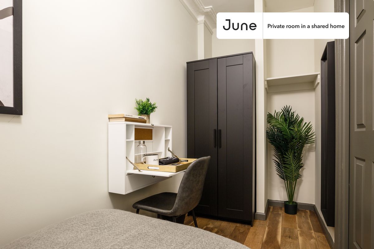 PLEASE NOTE: This is a private room in a shared apartment. You will have your own bedroom and shared common areas (kitchen, bathroom, etc.) with other residents.
Twin bedroom in a 3 bedroom / 1 bathroom apartment!
Check out 3D tour now: https://jnhm.es/RD
This Twin room in Hell's Kitchen is available on a 12 month lease or a flexible short term (31 to 364 days) lease. You pick your custom start and end date. Monthly rent rate is determined by furnishing preference, move-in date and move-out date. Speak to a June representative for recommendations on the best stay duration for the lowest rate, and learn more about this home on the June website: https://jnhm.es/Dn
Amenities of this home: Dishwasher, Furnished Common Areas, Wi-Fi - Paid separately (High-Speed), Guarantors Allowed, 32-inch Flat-Screen TV, Smart lock, Hardwood Flooring, Microwave, Oven, Refrigerator, also, this unit is conveniently located, several local parks, restaurants and bars are just minutes away.
About June Homes: Welcome to the easiest rental experience of your life. Rent furnished or unfurnished apartments on a 12 month lease or a flexible short term (31 to 364 days). As a resident, you’ll have access to 24/7 support and monthly cleanings of the home’s shared spaces. Sign up now to apply online for your next home with June: https://jnhm.es/sign-roomi
Brokers welcome! Contact us for more details.
Interested? Use this listing ID when speaking to June team: #210 B