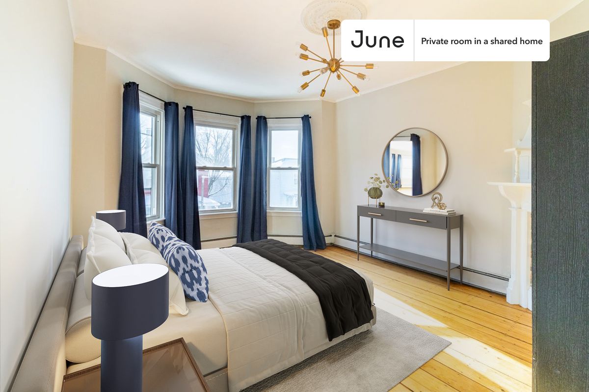 PLEASE NOTE: This is a private room in a shared apartment. You will have your own bedroom and shared common areas (kitchen, bathroom, etc.) with other residents.
Queen bedroom in a 4 bedroom / 1 bathroom apartment!
Check out 3D tour now: https://jnhm.es/10M
This Queen room in Roxbury is available on a 12 month lease or a flexible short term (31 to 364 days) lease. You pick your custom start and end date. Monthly rent rate is determined by furnishing preference, move-in date and move-out date. Speak to a June representative for recommendations on the best stay duration for the lowest rate, and learn more about this home on the June website: https://jnhm.es/5Sp
Amenities of this home: Dishwasher, Furnished Common Areas, Wi-Fi - Paid separately (High-Speed), Guarantors Allowed, Street parking - City permit required, Laundry - Paid separately (in building), Wall-Mounted TV, Hardwood Flooring, Microwave, Oven, Refrigerator, also, this unit is conveniently located, several local parks, restaurants and bars are just minutes away.
About June Homes: Welcome to the easiest rental experience of your life. Rent furnished or unfurnished apartments on a 12 month lease or a flexible short term (31 to 364 days). As a resident, you’ll have access to 24/7 support and monthly cleanings of the home’s shared spaces. Sign up now to apply online for your next home with June: https://jnhm.es/sign-roomi
Brokers welcome! Contact us for more details.
Interested? Kindly note that the minimum stay duration would be 31 days.
Use this listing ID when speaking to June team: #926 A