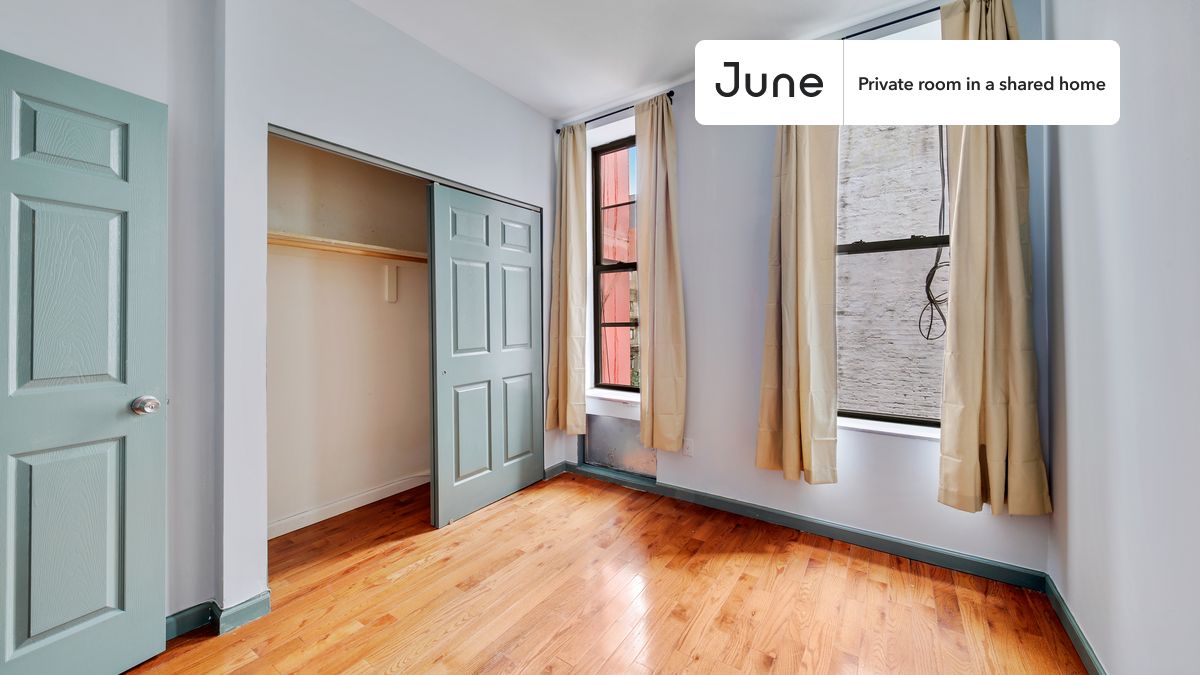 

PLEASE NOTE: This is a private room in a shared apartment. You will have your own bedroom and shared common areas (kitchen, bathroom, etc.) with other residents.

Queen bedroom in a 2 bedroom / 1 bathroom apartment!

Check out 3D tour now:  https://jnhm.es/Uc

This  Queen room in East Harlem  is available on a 12 month lease or a flexible short term (31 to 364 days) lease. You pick your custom start and end date. Monthly rent rate is determined by furnishing preference, move-in date and move-out date. Speak to a June representative for recommendations on the best stay duration for the lowest rate, and learn more about this home on the June website:  https://jnhm.es/5C5

Amenities of this home:   Furnished Common Areas,    Wi-Fi - Paid separately (High-Speed),    Guarantors Allowed,       Decorative fireplace,    32-inch Flat-Screen TV,       Street parking - City permit required,    Hardwood Flooring,    Microwave,    Oven,    Refrigerator,   also, this unit is conveniently located, several local parks, restaurants and bars are just minutes away.

About June Homes: Welcome to the easiest rental experience of your life. Rent furnished or unfurnished apartments on a 12 month lease or a flexible short term (31 to 364 days). As a resident, you’ll have access to 24/7 support and monthly cleanings of the home’s shared spaces. Sign up now to apply online for your next home with June: https://jnhm.es/sign-roomi

Brokers welcome! Contact us for more details.

Interested? Use this listing ID when speaking to June team:  #577 B
