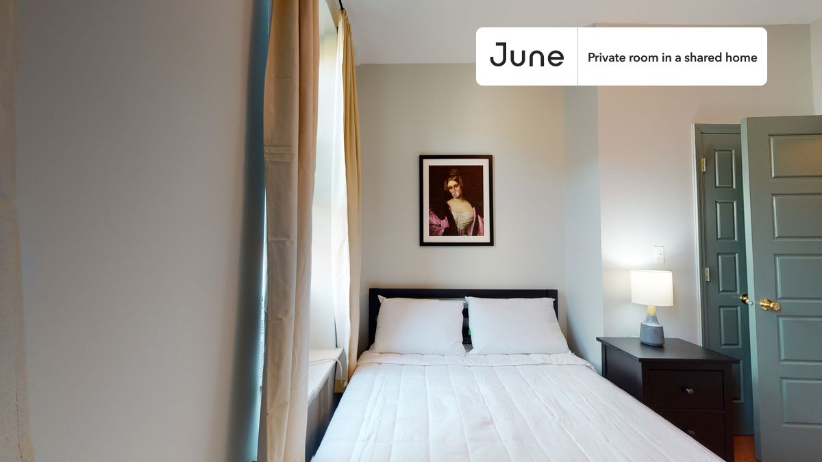 

PLEASE NOTE: This is a private room in a shared apartment. You will have your own bedroom and shared common areas (kitchen, bathroom, etc.) with other residents.

Queen bedroom in a 2 bedroom / 2 bathroom apartment!

Check out 3D tour now:  https://jnhm.es/Ub

This  Queen room in East Harlem  is available on a 12 month lease or a flexible short term (31 to 364 days) lease. You pick your custom start and end date. Monthly rent rate is determined by furnishing preference, move-in date and move-out date. Speak to a June representative for recommendations on the best stay duration for the lowest rate, and learn more about this home on the June website:  https://jnhm.es/5C9

Amenities of this home:   Street parking - City permit required,    Furnished Common Areas,    Wi-Fi - Paid separately (High-Speed),    Guarantors Allowed,          Wall-Mounted TV,    Hardwood Flooring,    Microwave,    Oven,    Refrigerator,   also, this unit is conveniently located, several local parks, restaurants and bars are just minutes away.

About June Homes: Welcome to the easiest rental experience of your life. Rent furnished or unfurnished apartments on a 12 month lease or a flexible short term (31 to 364 days). As a resident, you’ll have access to 24/7 support and monthly cleanings of the home’s shared spaces. Sign up now to apply online for your next home with June: https://jnhm.es/sign-roomi

Brokers welcome! Contact us for more details.

Interested? Use this listing ID when speaking to June team:  #579 B