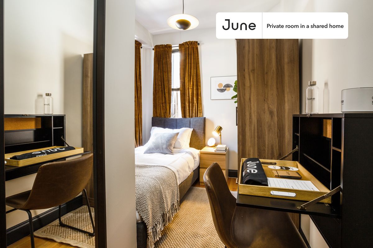 PLEASE NOTE: This is a private room in a shared apartment. You will have your own bedroom and shared common areas (kitchen, bathroom, etc.) with other residents.
Twin bedroom in a 3 bedroom / 1 bathroom apartment!
Check out 3D tour now: https://jnhm.es/Pk
This Twin room in Hell's Kitchen is available on a 12 month lease or a flexible short term (31 to 364 days) lease. You pick your custom start and end date. Monthly rent rate is determined by furnishing preference, move-in date and move-out date. Speak to a June representative for recommendations on the best stay duration for the lowest rate, and learn more about this home on the June website: https://jnhm.es/zZ
Amenities of this home: Dishwasher, Furnished Common Areas, Wi-Fi - Paid separately (High-Speed), Guarantors Allowed, 32-inch Flat-Screen TV, Dine in kitchen, Smart lock, Hardwood Flooring, Microwave, Oven, Refrigerator, also, this unit is conveniently located, several local parks, restaurants and bars are just minutes away.
About June Homes: Welcome to the easiest rental experience of your life. Rent furnished or unfurnished apartments on a 12 month lease or a flexible short term (31 to 364 days). As a resident, you’ll have access to 24/7 support and monthly cleanings of the home’s shared spaces. Sign up now to apply online for your next home with June: https://jnhm.es/sign-roomi
Brokers welcome! Contact us for more details.
Interested? Use this listing ID when speaking to June team: #142 C