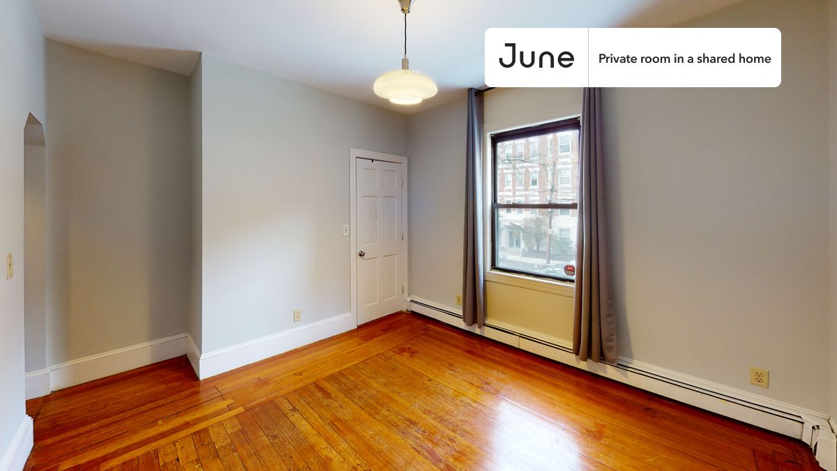 PLEASE NOTE: This is a private room in a shared apartment. You will have your own bedroom and shared common areas (kitchen, bathroom, etc.) with other residents.
Queen bedroom in a 4 bedroom / 2 bathroom apartment!
Check out 3D tour now: https://jnhm.es/R6
This Queen room in Brighton is available on a 12 month lease or a flexible short term (31 to 364 days) lease. You pick your custom start and end date. Monthly rent rate is determined by furnishing preference, move-in date and move-out date. Speak to a June representative for recommendations on the best stay duration for the lowest rate, and learn more about this home on the June website: https://jnhm.es/5uG
Amenities of this home: 32-inch Flat-Screen TV, Dishwasher, Furnished Common Areas, Wi-Fi - Paid separately (High-Speed), Guarantors Allowed, Driveway parking (Paid separately), Hardwood Flooring, Microwave, Oven, Refrigerator, also, this unit is conveniently located, several local parks, restaurants and bars are just minutes away.
About June Homes: Welcome to the easiest rental experience of your life. Rent furnished or unfurnished apartments on a 12 month lease or a flexible short term (31 to 364 days). As a resident, you’ll have access to 24/7 support and monthly cleanings of the home’s shared spaces. Sign up now to apply online for your next home with June: https://jnhm.es/sign-roomi
Brokers welcome! Contact us for more details.
Interested? Kindly note that the minimum stay duration would be 31 days.
Use this listing ID when speaking to June team: #419 1D