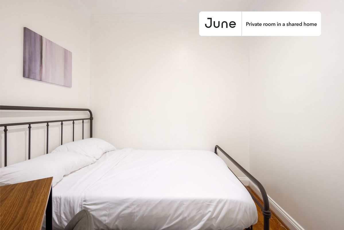 

PLEASE NOTE: This is a private room in a shared apartment. You will have your own bedroom and shared common areas (kitchen, bathroom, etc.) with other residents.

Full bedroom in a 3 bedroom / 1 bathroom apartment!

Check out 3D tour now:  https://jnhm.es/88A

This  Full room in Adams Morgan  is available on a 12 month lease or a flexible short term (31 to 364 days) lease. You pick your custom start and end date. Monthly rent rate is determined by furnishing preference, move-in date and move-out date. Speak to a June representative for recommendations on the best stay duration for the lowest rate, and learn more about this home on the June website:  https://jnhm.es/6jn

Amenities of this home:   Dishwasher,    Furnished Common Areas,    Wi-Fi - Paid separately (High-Speed),    Guarantors Allowed,       32-inch Flat-Screen TV,    Dining area,    Street parking - City permit required,    Laundry in home (free),       Hardwood Flooring,    Microwave,    Oven,    Refrigerator,   also, this unit is conveniently located, several local parks, restaurants and bars are just minutes away.

About June Homes: Welcome to the easiest rental experience of your life. Rent furnished or unfurnished apartments on a 12 month lease or a flexible short term (31 to 364 days). As a resident, you’ll have access to 24/7 support and monthly cleanings of the home’s shared spaces. Sign up now to apply online for your next home with June: https://jnhm.es/sign-roomi

Brokers welcome! Contact us for more details.

Interested? Kindly note that the minimum stay duration would be 31 days. 

Use this listing ID when speaking to June team:  #1480 B