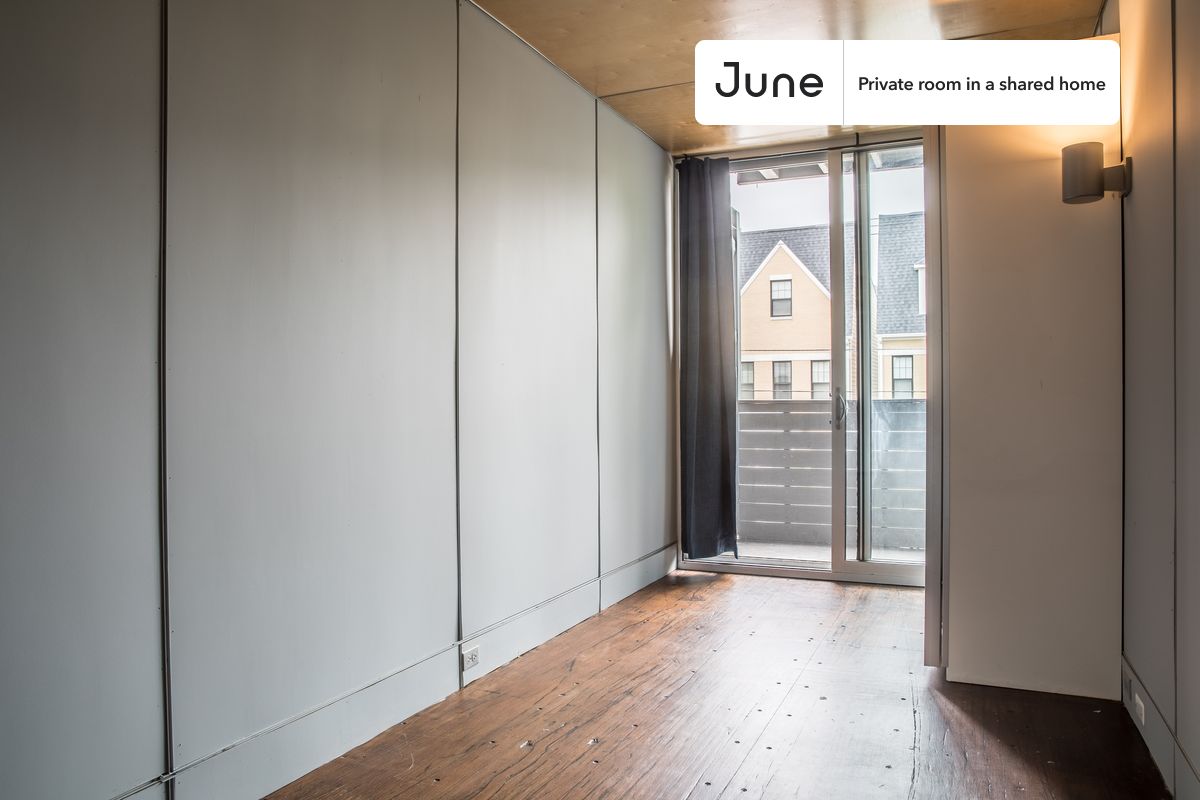 PLEASE NOTE: This is a private room in a shared apartment. You will have your own bedroom and shared common areas (kitchen, bathroom, etc.) with other residents.
Full bedroom in a 6 bedroom / 6 bathroom apartment!
Check out 3D tour now: https://jnhm.es/5V
This Full room in Brookland is available on a 12 month lease or a flexible short term (31 to 364 days) lease. You pick your custom start and end date. Monthly rent rate is determined by furnishing preference, move-in date and move-out date. Speak to a June representative for recommendations on the best stay duration for the lowest rate, and learn more about this home on the June website: https://jnhm.es/5uh
Amenities of this home: Dishwasher, Furnished Common Areas, Wi-Fi - Paid separately (High-Speed), Guarantors Allowed, 32-inch Flat-Screen TV, Street parking - City permit required, Hardwood Flooring, Microwave, Oven, Refrigerator, also, this unit is conveniently located, several local parks, restaurants and bars are just minutes away.
About June Homes: Welcome to the easiest rental experience of your life. Rent furnished or unfurnished apartments on a 12 month lease or a flexible short term (31 to 364 days). As a resident, you’ll have access to 24/7 support and monthly cleanings of the home’s shared spaces. Sign up now to apply online for your next home with June: https://jnhm.es/sign-roomi
Brokers welcome! Contact us for more details.
Interested? Kindly note that the minimum stay duration would be 31 days.
Use this listing ID when speaking to June team: #414 4E