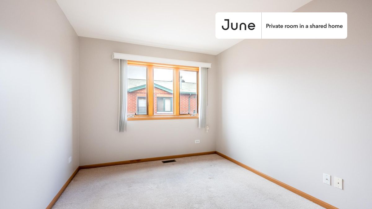 PLEASE NOTE: This is a private room in a shared apartment. You will have your own bedroom and shared common areas (kitchen, bathroom, etc.) with other residents.
Queen bedroom in a 4 bedroom / 2.5 bathroom apartment!
Check out 3D tour now: https://jnhm.es/8cn
This Queen room in Chinatown is available on a 12 month lease or a flexible short term (31 to 364 days) lease. You pick your custom start and end date. Monthly rent rate is determined by furnishing preference, move-in date and move-out date. Speak to a June representative for recommendations on the best stay duration for the lowest rate, and learn more about this home on the June website: https://jnhm.es/6qB
Amenities of this home: Wi-Fi - Paid separately (High-Speed), 32-inch Flat-Screen TV, Dining area, Dishwasher, Furnished Common Areas, Guarantors Allowed, Laundry in building (free), Living area, Hardwood Flooring, Microwave, Oven, Refrigerator, garage parking (paid), also, this unit is conveniently located, several local parks, restaurants and bars are just minutes away.
About June Homes: Welcome to the easiest rental experience of your life. Rent furnished or unfurnished apartments on a 12 month lease or a flexible short term (31 to 364 days). As a resident, you’ll have access to 24/7 support and monthly cleanings of the home’s shared spaces. Sign up now to apply online for your next home with June: https://jnhm.es/sign-roomi
Brokers welcome! Contact us for more details.
Interested? Kindly note that the minimum stay duration would be 32 days.
Use this listing ID when speaking to June team: #1632 D