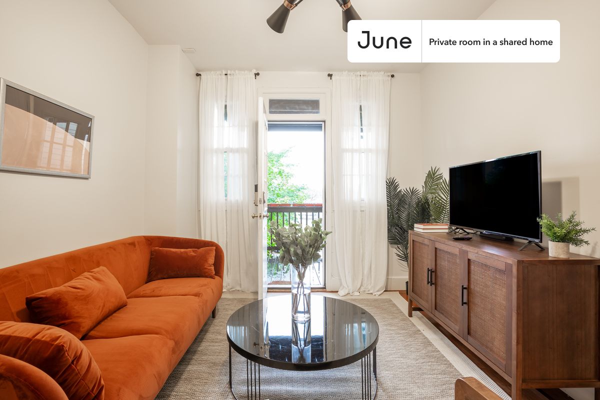 

PLEASE NOTE: This is a private room in a shared apartment. You will have your own bedroom and shared common areas (kitchen, bathroom, etc.) with other residents.

Full bedroom in a 5 bedroom / 2 bathroom apartment!

Check out 3D tour now:  https://jnhm.es/PM

This  Full room in Columbia Heights  is available on a 12 month lease or a flexible short term (31 to 364 days) lease. You pick your custom start and end date. Monthly rent rate is determined by furnishing preference, move-in date and move-out date. Speak to a June representative for recommendations on the best stay duration for the lowest rate, and learn more about this home on the June website:  https://jnhm.es/CV

Amenities of this home:   Dishwasher,    Furnished Common Areas,    Wi-Fi - Paid separately (High-Speed),    Outdoor space,    Guarantors Allowed,       32-inch Flat-Screen TV,    Dining area,       Central AC (Common space),    Laundry in home (free),    Hardwood Flooring,    Microwave,    Oven,    Refrigerator,   also, this unit is conveniently located, several local parks, restaurants and bars are just minutes away.

About June Homes: Welcome to the easiest rental experience of your life. Rent furnished or unfurnished apartments on a 12 month lease or a flexible short term (31 to 364 days). As a resident, you’ll have access to 24/7 support and monthly cleanings of the home’s shared spaces. Sign up now to apply online for your next home with June: https://jnhm.es/sign-roomi

Brokers welcome! Contact us for more details.

Interested? Kindly note that the minimum stay duration would be 31 days. 

Use this listing ID when speaking to June team:  #204 C