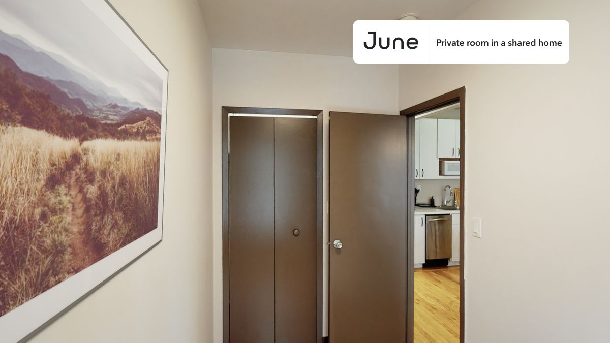 

PLEASE NOTE: This is a private room in a shared apartment. You will have your own bedroom and shared common areas (kitchen, bathroom, etc.) with other residents.

Full bedroom in a 3 bedroom / 1 bathroom apartment!

Check out 3D tour now:  https://jnhm.es/Ti

This  Full room in Upper East Side  is available on a 12 month lease or a flexible short term (31 to 364 days) lease. You pick your custom start and end date. Monthly rent rate is determined by furnishing preference, move-in date and move-out date. Speak to a June representative for recommendations on the best stay duration for the lowest rate, and learn more about this home on the June website:  https://jnhm.es/5AA

Amenities of this home:   Dishwasher,    Furnished Common Areas,    Wi-Fi - Paid separately (High-Speed),    Guarantors Allowed,       32-inch Flat-Screen TV,       Street parking - City permit required,    Hardwood Flooring,    Microwave,    Oven,    Refrigerator,   also, this unit is conveniently located, several local parks, restaurants and bars are just minutes away.

About June Homes: Welcome to the easiest rental experience of your life. Rent furnished or unfurnished apartments on a 12 month lease or a flexible short term (31 to 364 days). As a resident, you’ll have access to 24/7 support and monthly cleanings of the home’s shared spaces. Sign up now to apply online for your next home with June: https://jnhm.es/sign-roomi

Brokers welcome! Contact us for more details.

Interested? Use this listing ID when speaking to June team:  #543 C