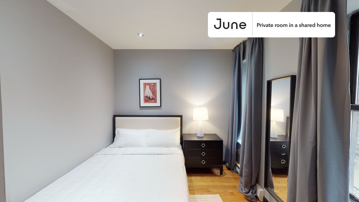 PLEASE NOTE: This is a private room in a shared apartment. You will have your own bedroom and shared common areas (kitchen, bathroom, etc.) with other residents.
Queen bedroom in a 4 bedroom / 1 bathroom apartment!
Check out 3D tour now: https://jnhm.es/U1
This Queen room in Upper West Side is available on a 12 month lease or a flexible short term (31 to 364 days) lease. You pick your custom start and end date. Monthly rent rate is determined by furnishing preference, move-in date and move-out date. Speak to a June representative for recommendations on the best stay duration for the lowest rate, and learn more about this home on the June website: https://jnhm.es/5AZ
Amenities of this home: Laundry in home (free), Street parking - City permit required, 32-inch Flat-Screen TV, Guarantors Allowed, Elevator, Wi-Fi - Paid separately (High-Speed), Furnished Common Areas, Dishwasher, Courtyard, Hardwood Flooring, Microwave, Oven, Refrigerator, also, this unit is conveniently located, several local parks, restaurants and bars are just minutes away.
About June Homes: Welcome to the easiest rental experience of your life. Rent furnished or unfurnished apartments on a 12 month lease or a flexible short term (31 to 364 days). As a resident, you’ll have access to 24/7 support and monthly cleanings of the home’s shared spaces. Sign up now to apply online for your next home with June: https://jnhm.es/sign-roomi
Brokers welcome! Contact us for more details.
Interested? Use this listing ID when speaking to June team: #550 A