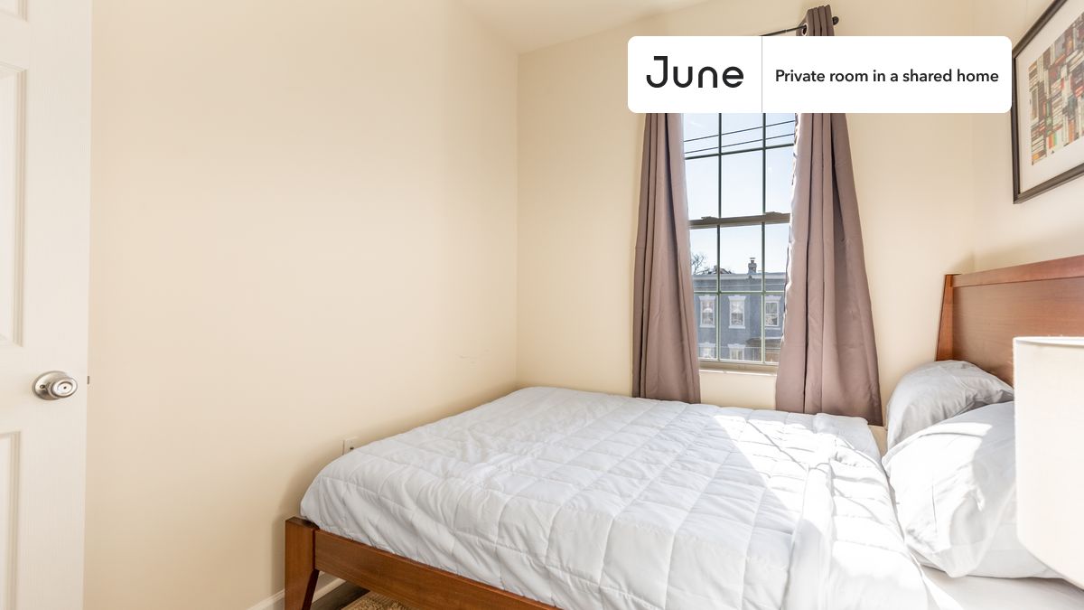 

PLEASE NOTE: This is a private room in a shared apartment. You will have your own bedroom and shared common areas (kitchen, bathroom, etc.) with other residents.

Queen bedroom in a 4 bedroom / 3.5 bathroom apartment!

Check out 3D tour now:  https://jnhm.es/8dc

This  Queen room in Petworth  is available on a 12 month lease or a flexible short term (31 to 364 days) lease. You pick your custom start and end date. Monthly rent rate is determined by furnishing preference, move-in date and move-out date. Speak to a June representative for recommendations on the best stay duration for the lowest rate, and learn more about this home on the June website:  https://jnhm.es/6ty

Amenities of this home:   Dishwasher,    Furnished Common Areas,    Wi-Fi - Paid separately (High-Speed),    Guarantors Allowed,       32-inch Flat-Screen TV,    Central AC (Common space),    Laundry in home (free),       Hardwood Flooring,    Microwave,    Oven,    Refrigerator,   also, this unit is conveniently located, several local parks, restaurants and bars are just minutes away.

About June Homes: Welcome to the easiest rental experience of your life. Rent furnished or unfurnished apartments on a 12 month lease or a flexible short term (31 to 364 days). As a resident, you’ll have access to 24/7 support and monthly cleanings of the home’s shared spaces. Sign up now to apply online for your next home with June: https://jnhm.es/sign-roomi

Brokers welcome! Contact us for more details.

Interested? Kindly note that the minimum stay duration would be 31 days. 

Use this listing ID when speaking to June team:  #1686 B