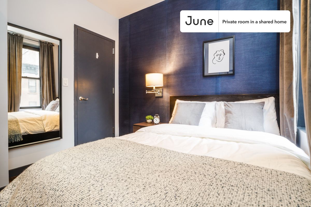 

PLEASE NOTE: This is a private room in a shared apartment. You will have your own bedroom and shared common areas (kitchen, bathroom, etc.) with other residents.

Queen bedroom in a 4 bedroom / 2 bathroom apartment!

Check out 3D tour now:  https://jnhm.es/PA

This  Queen room in Upper East Side  is available on a 12 month lease or a flexible short term (31 to 364 days) lease. You pick your custom start and end date. Monthly rent rate is determined by furnishing preference, move-in date and move-out date. Speak to a June representative for recommendations on the best stay duration for the lowest rate, and learn more about this home on the June website:  https://jnhm.es/yy

Amenities of this home:   Dine in kitchen,    Laundry - Paid separately (in building),    Smart lock,    Furnished Common Areas,    Wi-Fi - Paid separately (High-Speed),    Guarantors Allowed,       32-inch Flat-Screen TV,       Hardwood Flooring,    Microwave,    Oven,    Refrigerator,   also, this unit is conveniently located, several local parks, restaurants and bars are just minutes away.

About June Homes: Welcome to the easiest rental experience of your life. Rent furnished or unfurnished apartments on a 12 month lease or a flexible short term (31 to 364 days). As a resident, you’ll have access to 24/7 support and monthly cleanings of the home’s shared spaces. Sign up now to apply online for your next home with June: https://jnhm.es/sign-roomi

Brokers welcome! Contact us for more details.

Interested? Use this listing ID when speaking to June team:  #156 A