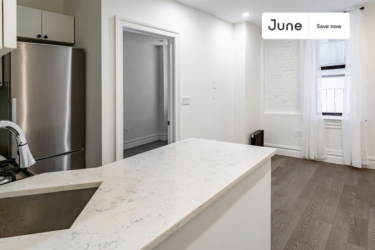 1 bedroom in East Village on flexible lease terms.
Check out 3D tour now: https://jnhm.es/8b4
This 1 bedroom apartment on the East Village is available on a 12 month lease or a flexible short term (31 to 364 days) lease. You pick your custom start and end date. Monthly rent rate is determined by furnishing preference, move-in date and move-out date. Speak to a June representative for recommendations on the best stay duration for the lowest rate, and learn more about this home on the June website: https://jnhm.es/5H4
Amenities of this home: Dishwasher, Wi-Fi - Paid separately (High-Speed), Elevator, Guarantors Allowed, Couple-Friendly, Street parking - City permit required, Laundry - Paid separately (in building), Lobby reception (part-time), Hardwood Flooring, Microwave, Oven, Refrigerator, also, this unit is conveniently located, several local parks, restaurants and bars are just minutes away.
About June Homes: Welcome to the easiest rental experience of your life. Rent furnished or unfurnished apartments on a 12 month lease or a flexible short term (31 to 364 days). As a resident, you’ll have access to 24/7 support and monthly cleanings of the home’s shared spaces. Sign up now to apply online for your next home with June: https://jnhm.es/sign-roomi
Brokers welcome! Contact us for more details.
Interested? Use this listing ID when speaking to June team: #684