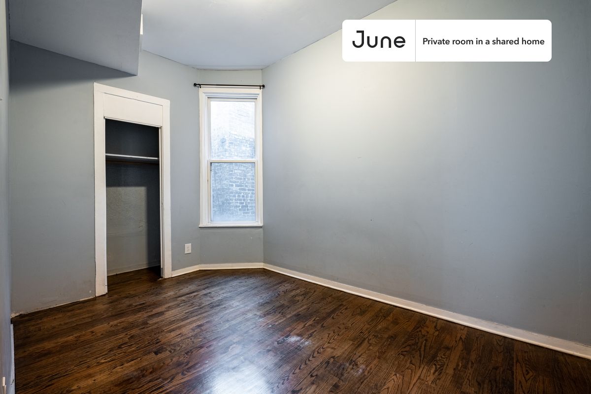 

PLEASE NOTE: This is a private room in a shared apartment. You will have your own bedroom and shared common areas (kitchen, bathroom, etc.) with other residents.

Full bedroom in a 3 bedroom / 1 bathroom apartment!

Check out 3D tour now:  https://jnhm.es/86Q

This  Full room in East Ukrainian Village  is available on a 12 month lease or a flexible short term (31 to 364 days) lease. You pick your custom start and end date. Monthly rent rate is determined by furnishing preference, move-in date and move-out date. Speak to a June representative for recommendations on the best stay duration for the lowest rate, and learn more about this home on the June website:  https://jnhm.es/6ew

Amenities of this home:   Furnished Common Areas,    Wi-Fi - Paid separately (High-Speed),    Guarantors Allowed,       Street parking - City permit required,    Laundry - Paid separately (in building),       Wall-Mounted TV,    Hardwood Flooring,    Microwave,    Oven,    Refrigerator,   also, this unit is conveniently located, several local parks, restaurants and bars are just minutes away.

About June Homes: Welcome to the easiest rental experience of your life. Rent furnished or unfurnished apartments on a 12 month lease or a flexible short term (31 to 364 days). As a resident, you’ll have access to 24/7 support and monthly cleanings of the home’s shared spaces. Sign up now to apply online for your next home with June: https://jnhm.es/sign-roomi

Brokers welcome! Contact us for more details.

Interested? Kindly note that the minimum stay duration would be 32 days. 

Use this listing ID when speaking to June team:  #1368 B