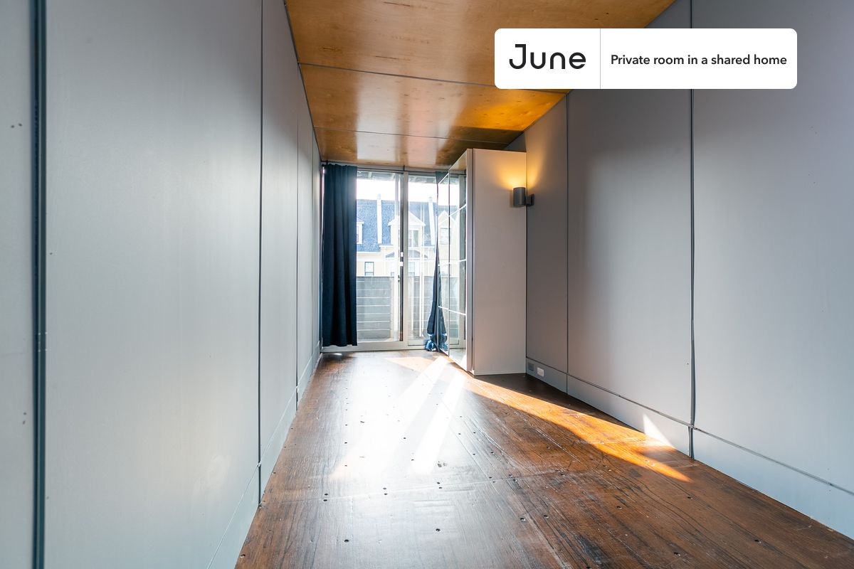 

PLEASE NOTE: This is a private room in a shared apartment. You will have your own bedroom and shared common areas (kitchen, bathroom, etc.) with other residents.

Full bedroom in a 6 bedroom / 6 bathroom apartment!

Check out 3D tour now:  https://jnhm.es/R4

This  Full room in Brookland  is available on a 12 month lease or a flexible short term (31 to 364 days) lease. You pick your custom start and end date. Monthly rent rate is determined by furnishing preference, move-in date and move-out date. Speak to a June representative for recommendations on the best stay duration for the lowest rate, and learn more about this home on the June website:  https://jnhm.es/5ub

Amenities of this home:   Dishwasher,    Furnished Common Areas,    Wi-Fi - Paid separately (High-Speed),    Guarantors Allowed,       32-inch Flat-Screen TV,    Street parking - City permit required,       Hardwood Flooring,    Microwave,    Oven,    Refrigerator,   also, this unit is conveniently located, several local parks, restaurants and bars are just minutes away.

About June Homes: Welcome to the easiest rental experience of your life. Rent furnished or unfurnished apartments on a 12 month lease or a flexible short term (31 to 364 days). As a resident, you’ll have access to 24/7 support and monthly cleanings of the home’s shared spaces. Sign up now to apply online for your next home with June: https://jnhm.es/sign-roomi

Brokers welcome! Contact us for more details.

Interested? Kindly note that the minimum stay duration would be 31 days. 

Use this listing ID when speaking to June team:  #413 2E