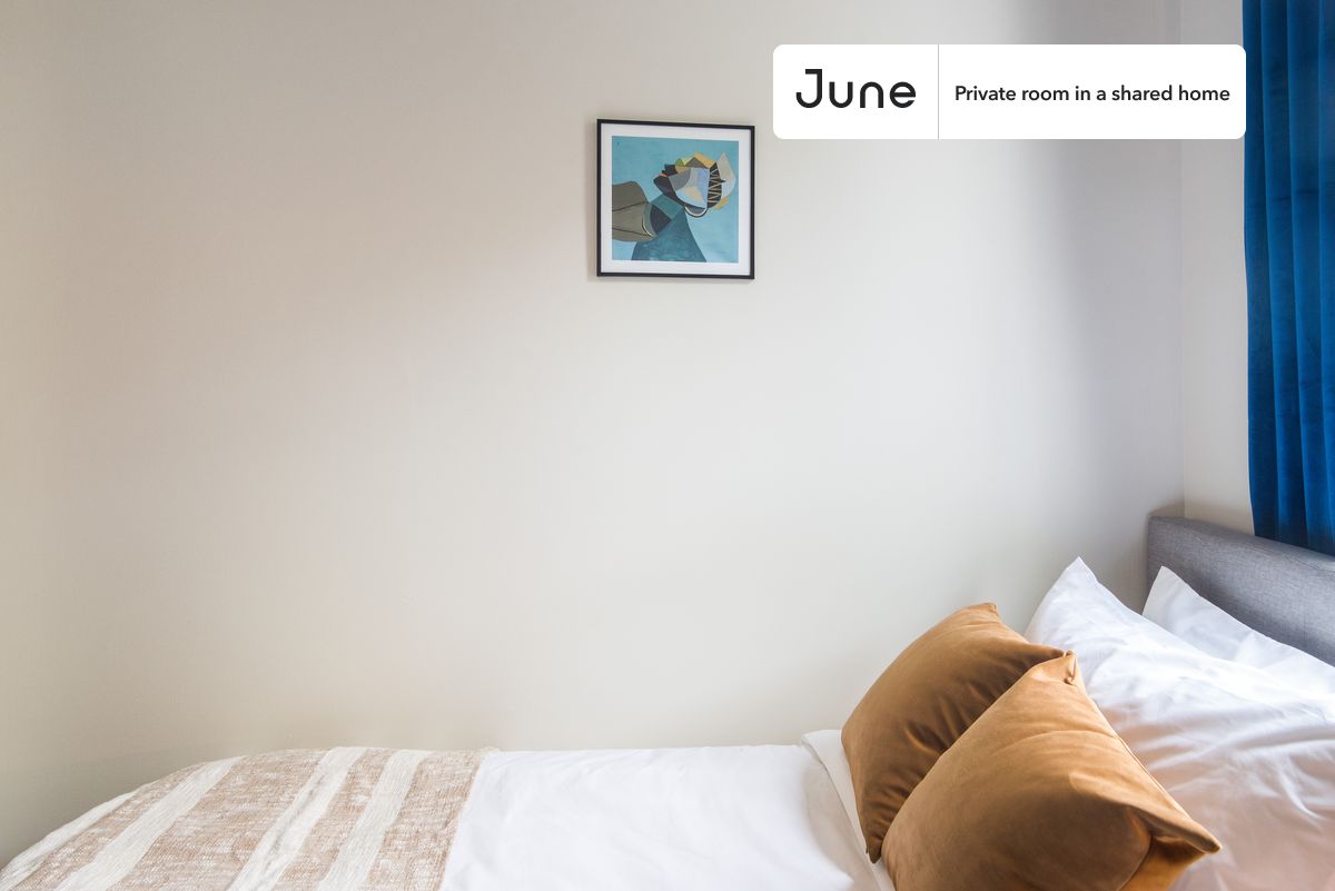 

PLEASE NOTE: This is a private room in a shared apartment. You will have your own bedroom and shared common areas (kitchen, bathroom, etc.) with other residents.

Twin bedroom in a 5 bedroom / 2 bathroom apartment!

Check out 3D tour now:  https://jnhm.es/Pp

This  Twin room in Columbia Heights  is available on a 12 month lease or a flexible short term (31 to 364 days) lease. You pick your custom start and end date. Monthly rent rate is determined by furnishing preference, move-in date and move-out date. Speak to a June representative for recommendations on the best stay duration for the lowest rate, and learn more about this home on the June website:  https://jnhm.es/A6

Amenities of this home:   Dishwasher,    Patio,    Furnished Common Areas,    Wi-Fi - Paid separately (High-Speed),    Outdoor space,    Guarantors Allowed,       32-inch Flat-Screen TV,    Central AC (Common space),    Laundry in home (free),       Hardwood Flooring,    Microwave,    Oven,    Refrigerator,   also, this unit is conveniently located, several local parks, restaurants and bars are just minutes away.

About June Homes: Welcome to the easiest rental experience of your life. Rent furnished or unfurnished apartments on a 12 month lease or a flexible short term (31 to 364 days). As a resident, you’ll have access to 24/7 support and monthly cleanings of the home’s shared spaces. Sign up now to apply online for your next home with June: https://jnhm.es/sign-roomi

Brokers welcome! Contact us for more details.

Interested? Kindly note that the minimum stay duration would be 31 days. 

Use this listing ID when speaking to June team:  #175 2E