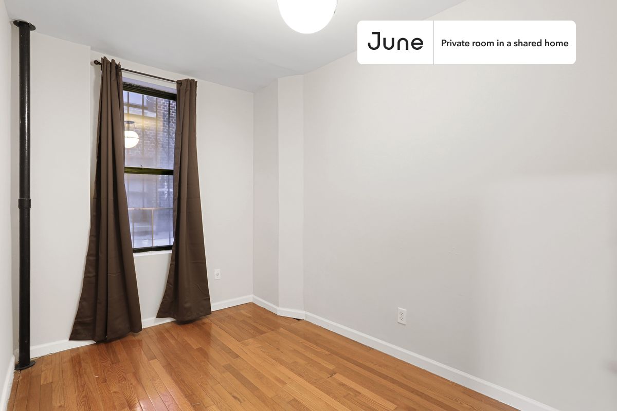 

PLEASE NOTE: This is a private room in a shared apartment. You will have your own bedroom and shared common areas (kitchen, bathroom, etc.) with other residents.

Full bedroom in a 2 bedroom / 1 bathroom apartment!

Check out 3D tour now:  https://jnhm.es/Zt

This  Full room in East Harlem  is available on a 12 month lease or a flexible short term (31 to 364 days) lease. You pick your custom start and end date. Monthly rent rate is determined by furnishing preference, move-in date and move-out date. Speak to a June representative for recommendations on the best stay duration for the lowest rate, and learn more about this home on the June website:  https://jnhm.es/5R3

Amenities of this home:   Dishwasher,    Furnished Common Areas,    Wi-Fi - Paid separately (High-Speed),    Elevator,    Guarantors Allowed,       32-inch Flat-Screen TV,       Street parking - City permit required,    Laundry in home (free),    Hardwood Flooring,    Microwave,    Oven,    Refrigerator,   also, this unit is conveniently located, several local parks, restaurants and bars are just minutes away.

About June Homes: Welcome to the easiest rental experience of your life. Rent furnished or unfurnished apartments on a 12 month lease or a flexible short term (31 to 364 days). As a resident, you’ll have access to 24/7 support and monthly cleanings of the home’s shared spaces. Sign up now to apply online for your next home with June: https://jnhm.es/sign-roomi

Brokers welcome! Contact us for more details.

Interested? Use this listing ID when speaking to June team:  #893 A