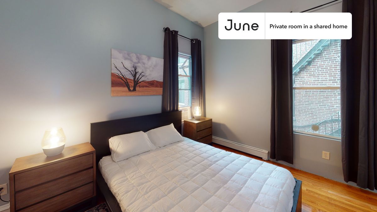 

PLEASE NOTE: This is a private room in a shared apartment. You will have your own bedroom and shared common areas (kitchen, bathroom, etc.) with other residents.

Queen bedroom in a 4 bedroom / 2 bathroom apartment!

Check out 3D tour now:  https://jnhm.es/Ve

This  Queen room in Allston  is available on a 12 month lease or a flexible short term (31 to 364 days) lease. You pick your custom start and end date. Monthly rent rate is determined by furnishing preference, move-in date and move-out date. Speak to a June representative for recommendations on the best stay duration for the lowest rate, and learn more about this home on the June website:  https://jnhm.es/5A2

Amenities of this home:   Dishwasher,    Furnished Common Areas,    Wi-Fi - Paid separately (High-Speed),    Guarantors Allowed,       32-inch Flat-Screen TV,       Street parking - City permit required,    Laundry - Paid separately (in building),    Hardwood Flooring,    Microwave,    Oven,    Refrigerator,   also, this unit is conveniently located, several local parks, restaurants and bars are just minutes away.

About June Homes: Welcome to the easiest rental experience of your life. Rent furnished or unfurnished apartments on a 12 month lease or a flexible short term (31 to 364 days). As a resident, you’ll have access to 24/7 support and monthly cleanings of the home’s shared spaces. Sign up now to apply online for your next home with June: https://jnhm.es/sign-roomi

Brokers welcome! Contact us for more details.

Interested? Kindly note that the minimum stay duration would be 31 days. 

Use this listing ID when speaking to June team:  #534 A
